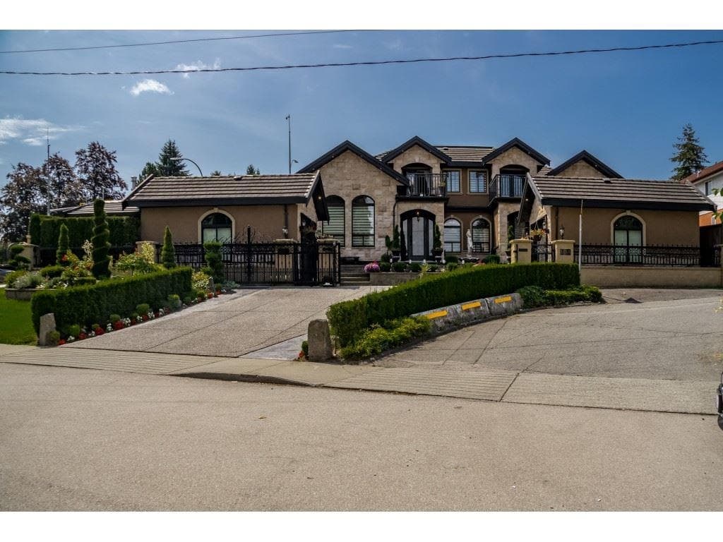5957 Forglen Drive, Burnaby, V5H 3L4 — photo 1