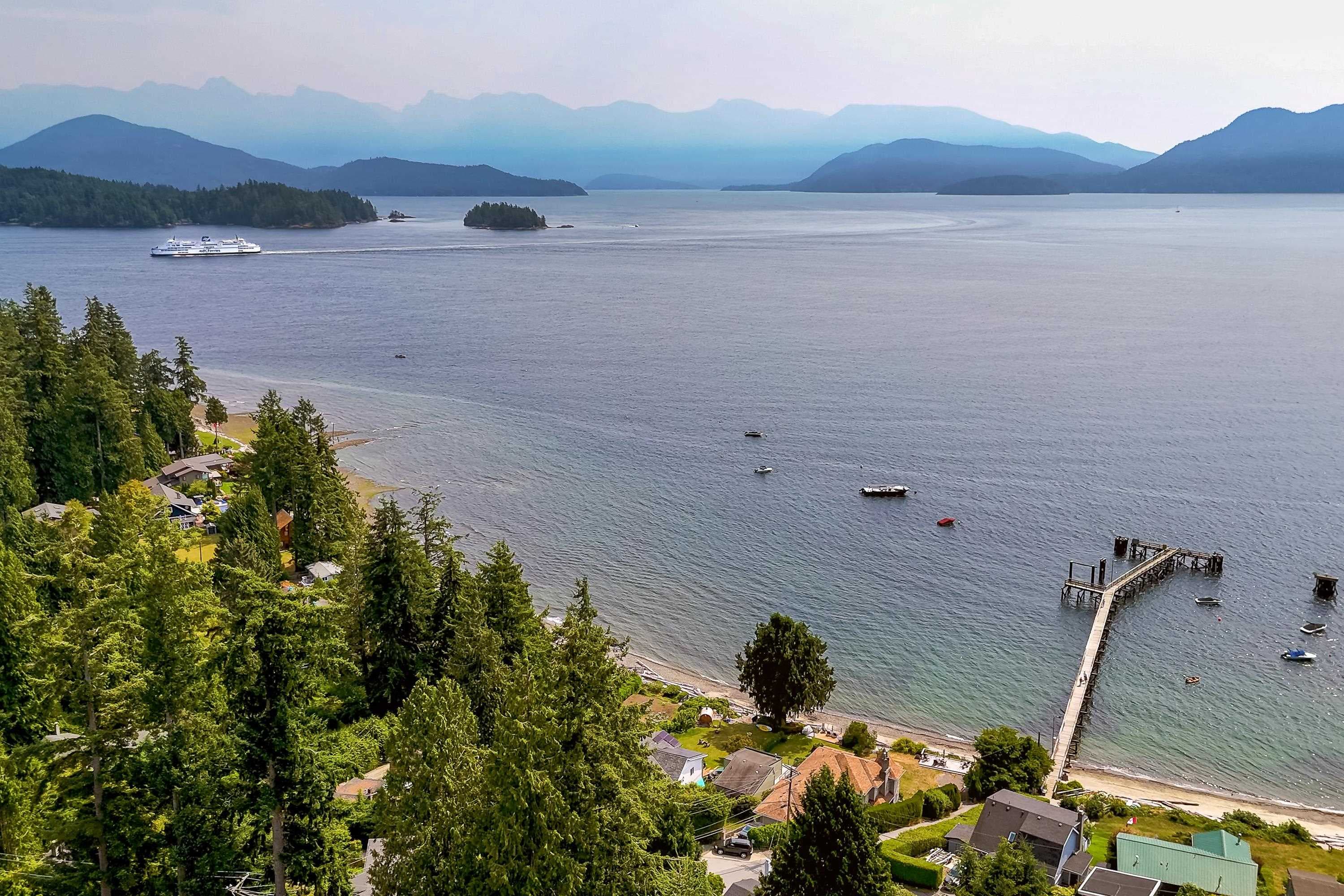 1800 North Road, Gibsons, V0N 1V0 — photo 1
