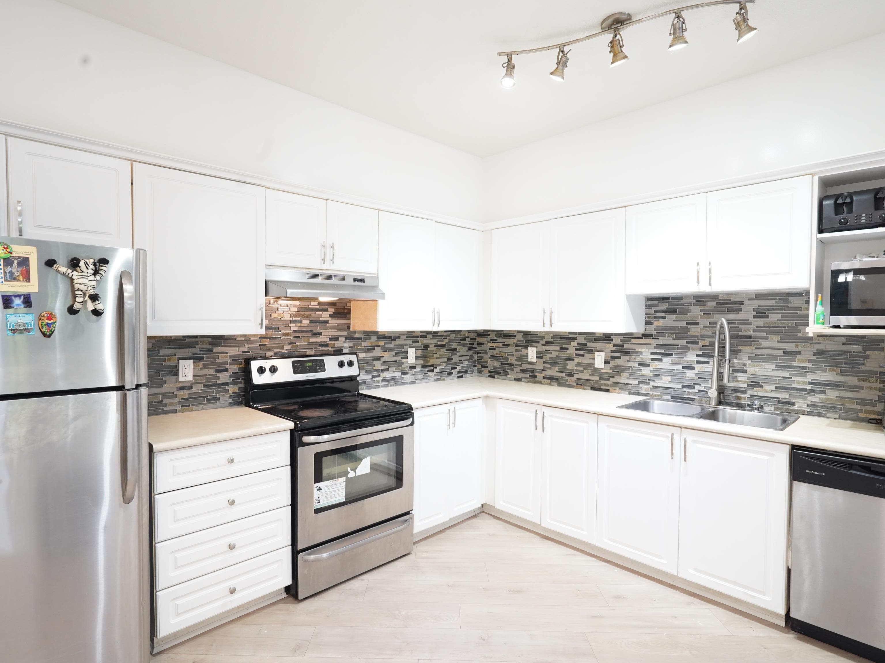 115 - 8139 121a Street, Surrey, V3W 0Z2 — photo 4