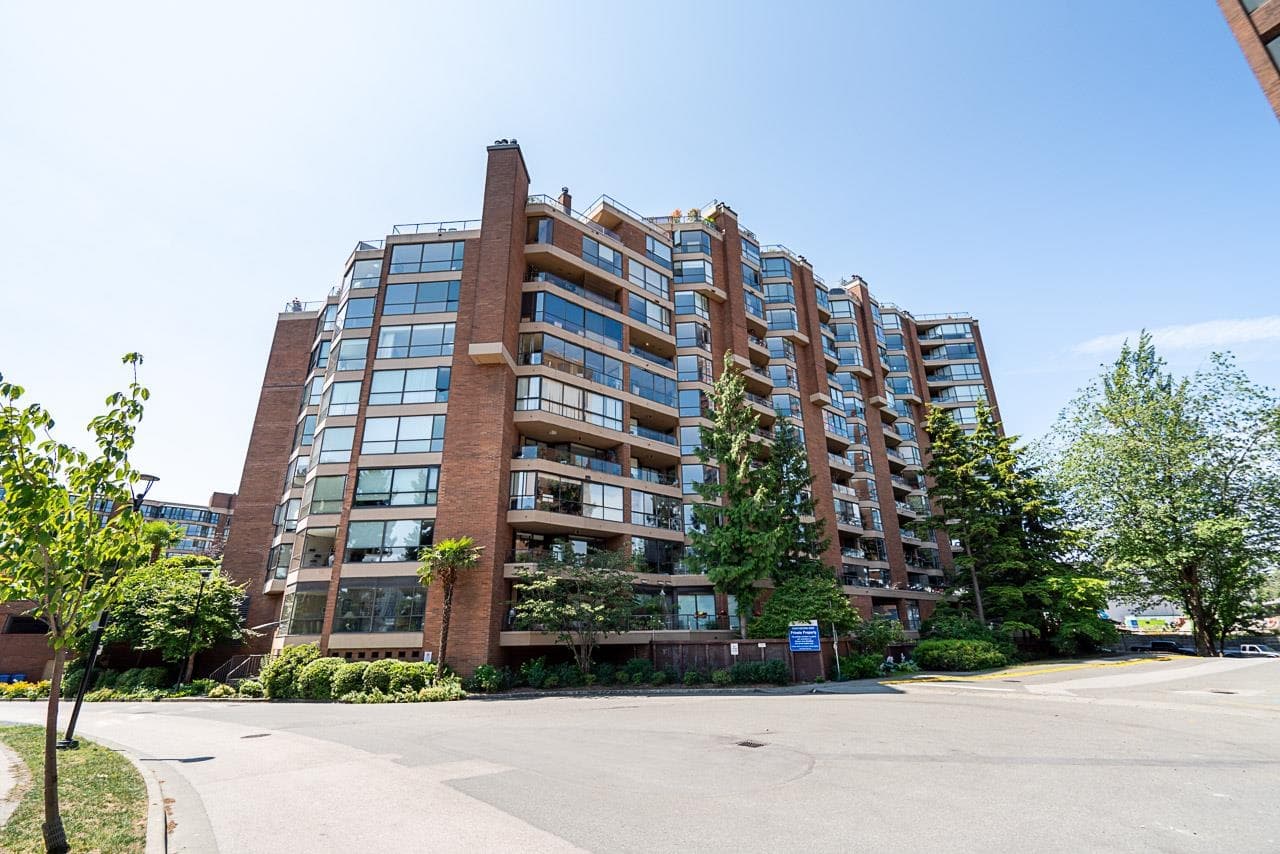 305 - 1450 Pennyfarthing Drive, Vancouver, V6J 4X8 — photo 1