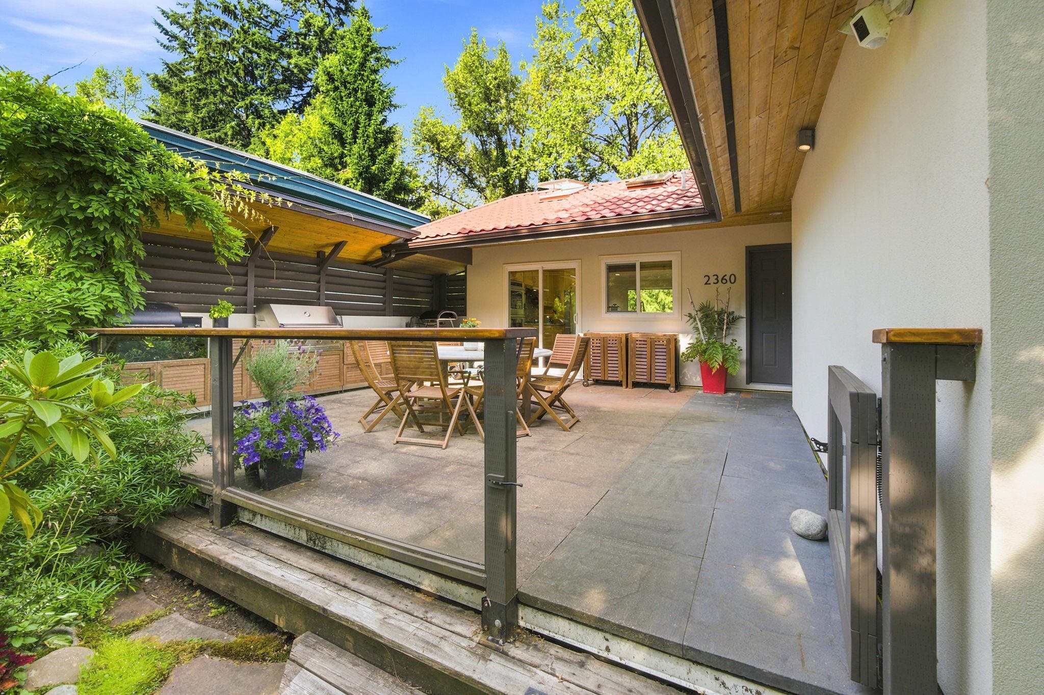 2360 Mackay Avenue, North Vancouver, V7P 2M9 — photo 4