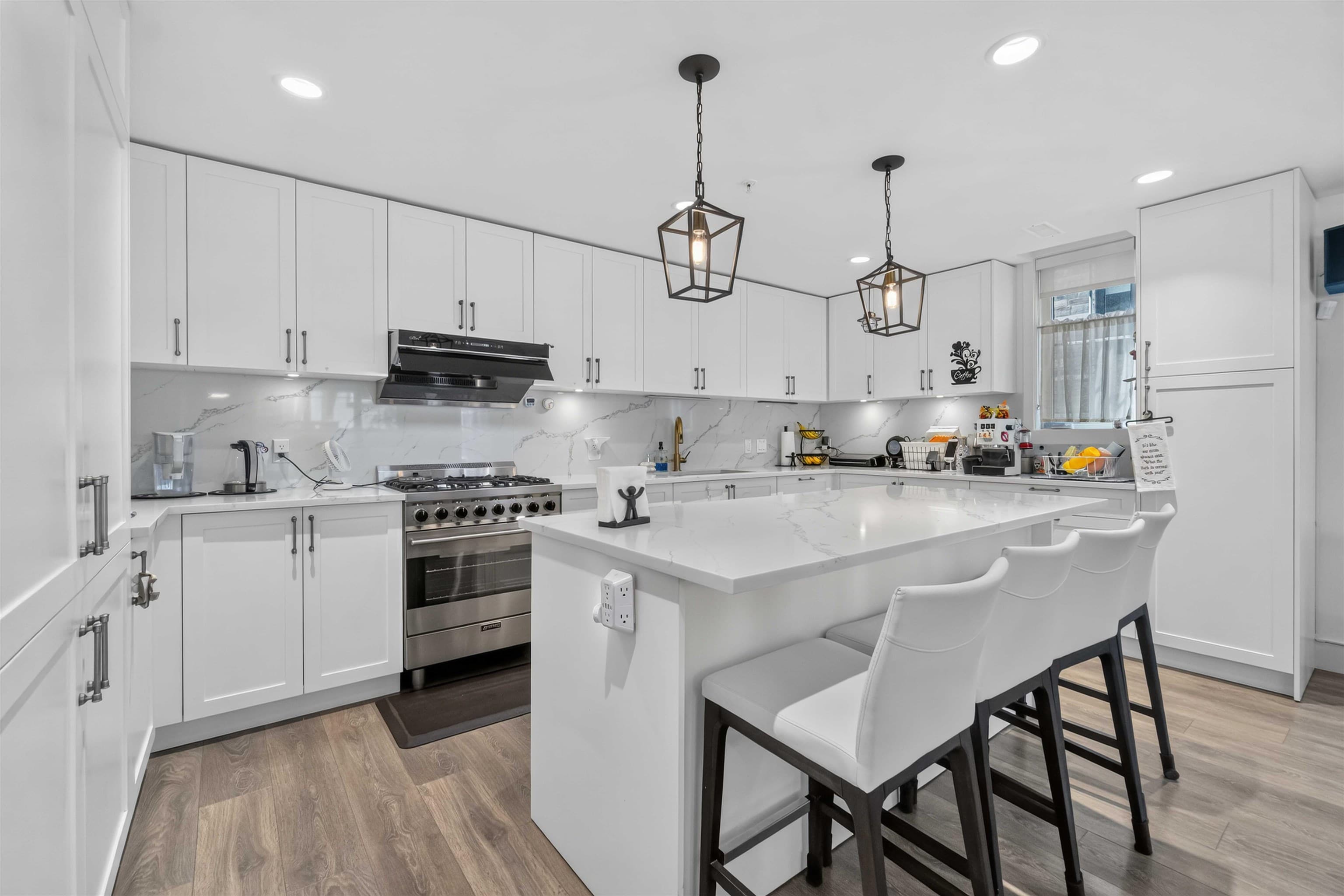 451 W 63rd Avenue, Vancouver, V5X 0J1 — photo 2