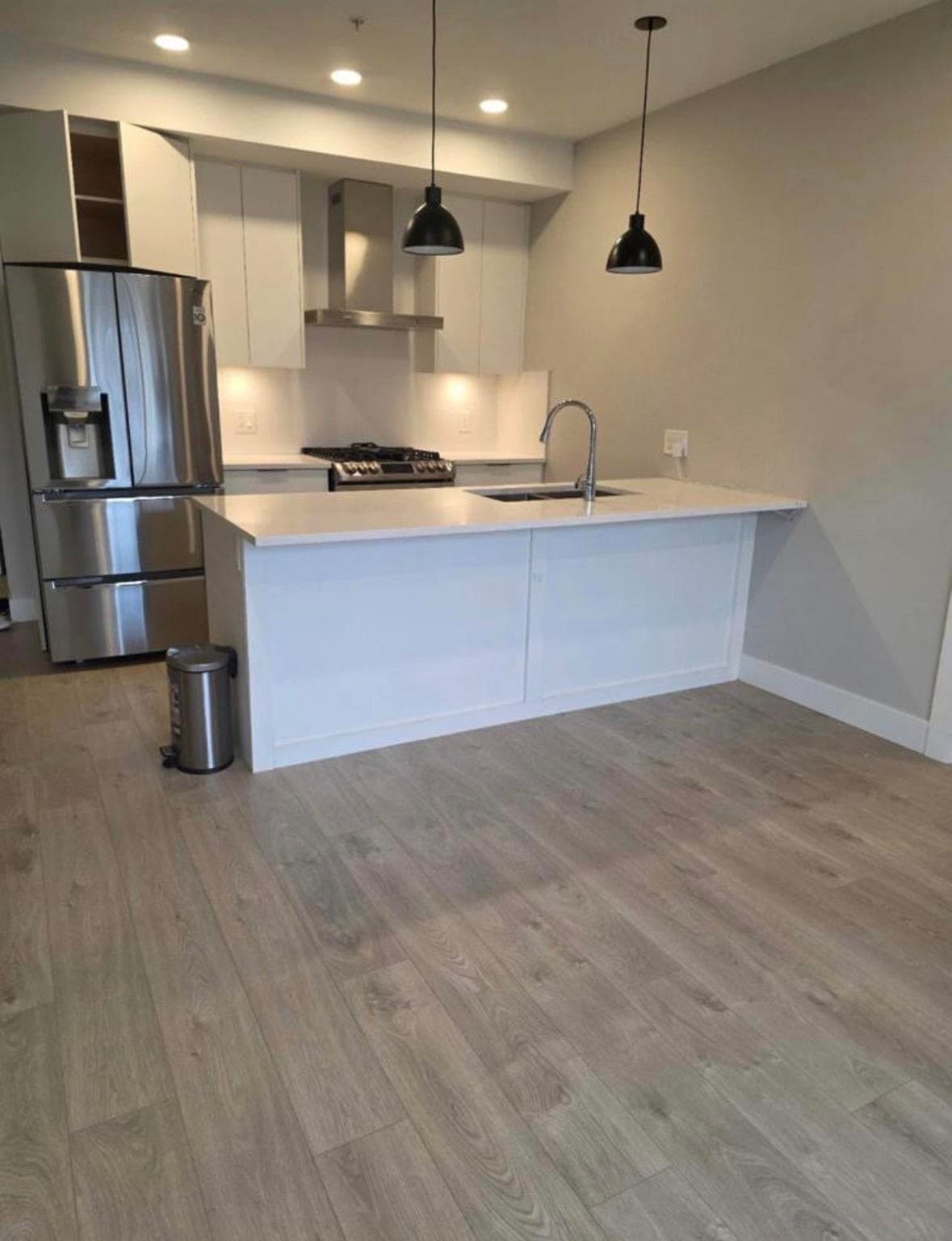 211 - 14818 60 Avenue, Surrey, V3S 1R9 — photo 2