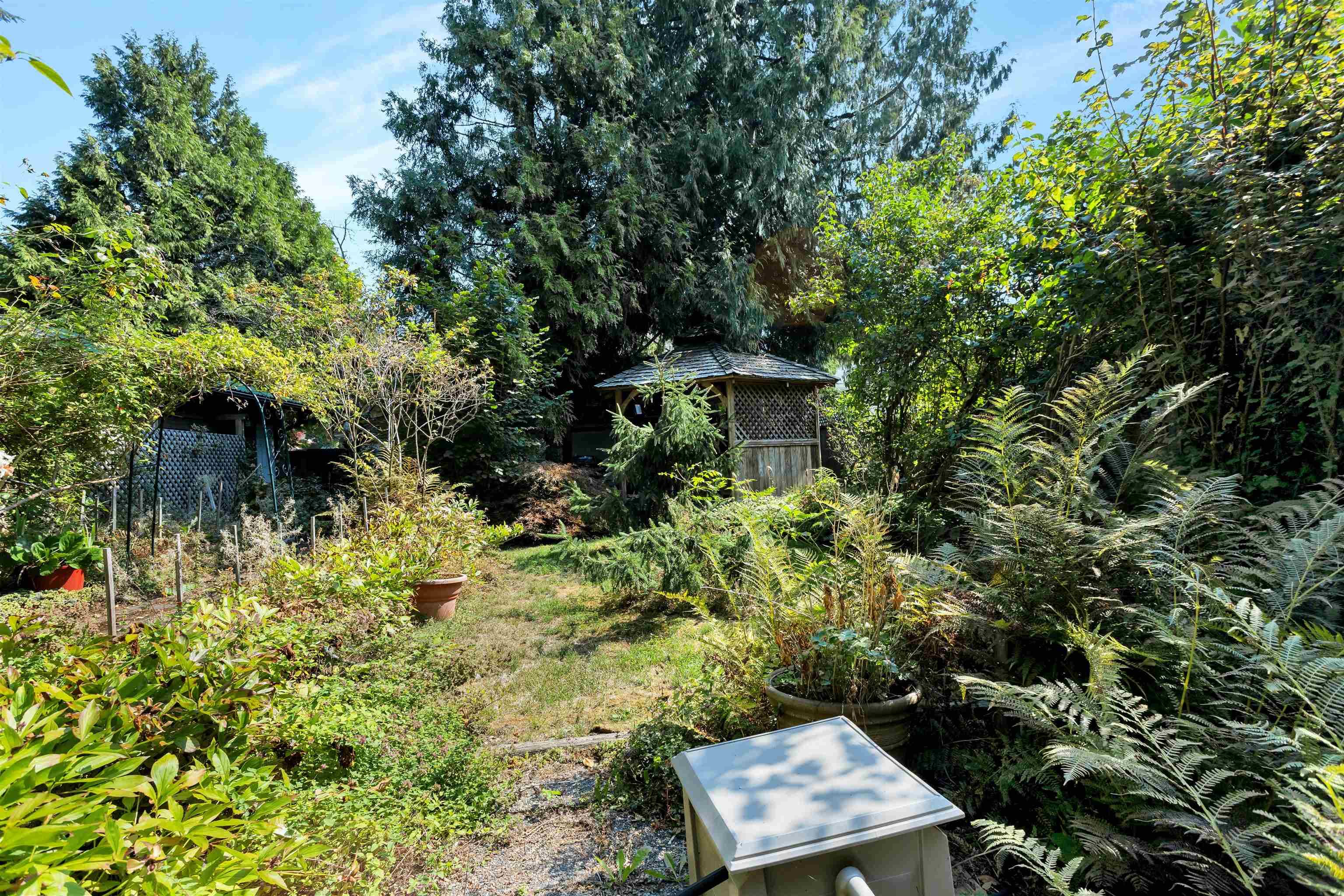 9533 139 Street, Surrey, V3V 5X7 — photo 5