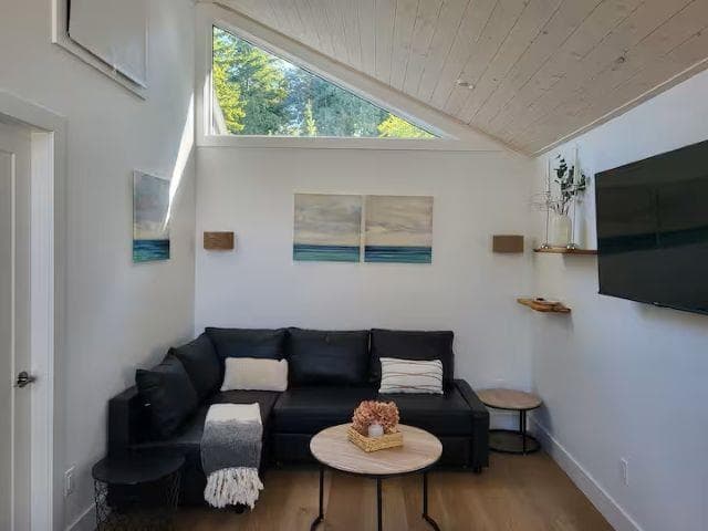 26XX Gordon Avenue, Surrey, V4A 3J3 — photo 2