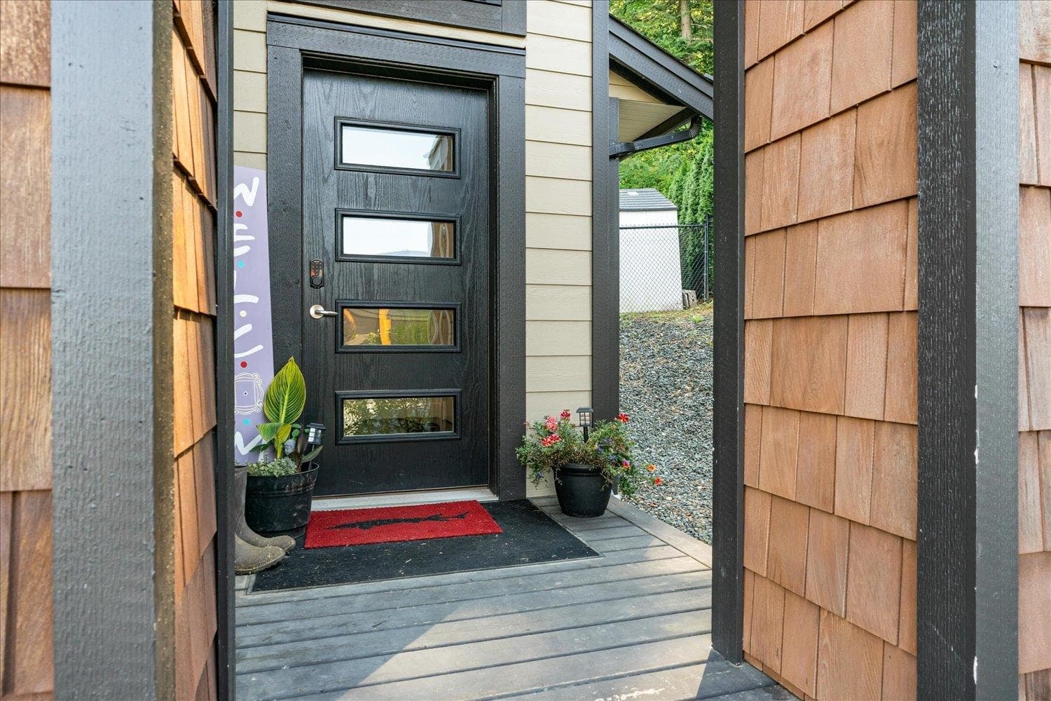 5486 Maclachlan Place, Chilliwack, V2R 0P3 — photo 2