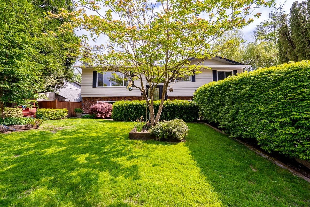 4734 206a Street, Langley, V3A 6N8 — photo 2