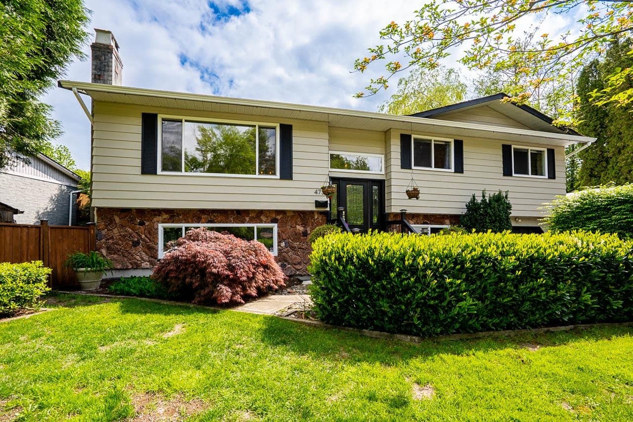 4734 206a Street, Langley, V3A 6N8 — photo 3