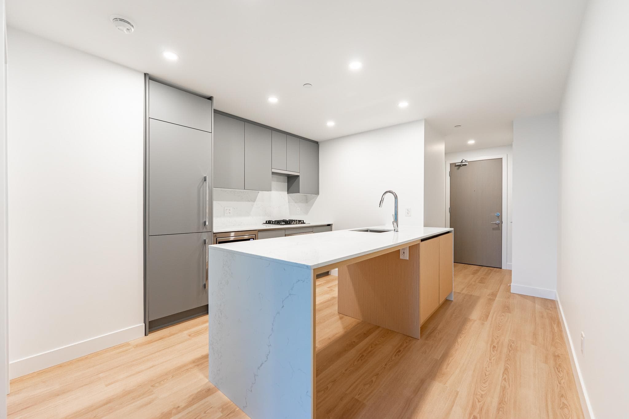902 - 7977 Lansdowne Road, Richmond, V6X 0X7 — photo 3