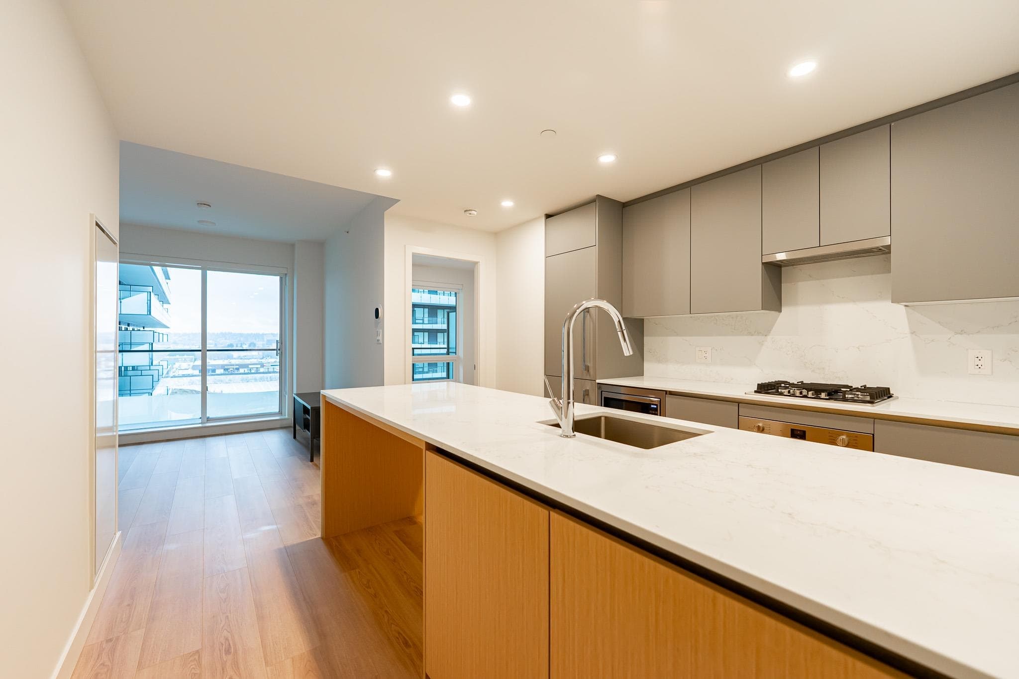 902 - 7977 Lansdowne Road, Richmond