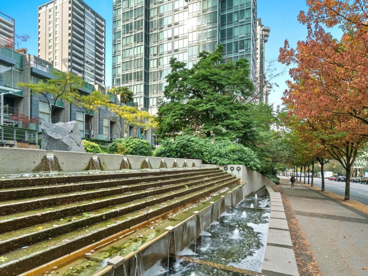 1005 - 1288 W Georgia Street, Vancouver, V6E 4R3 — photo 1