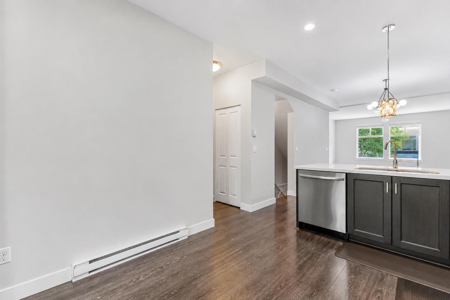 22 - 14271 60 Avenue, Surrey, V3X 2N4 — photo 1