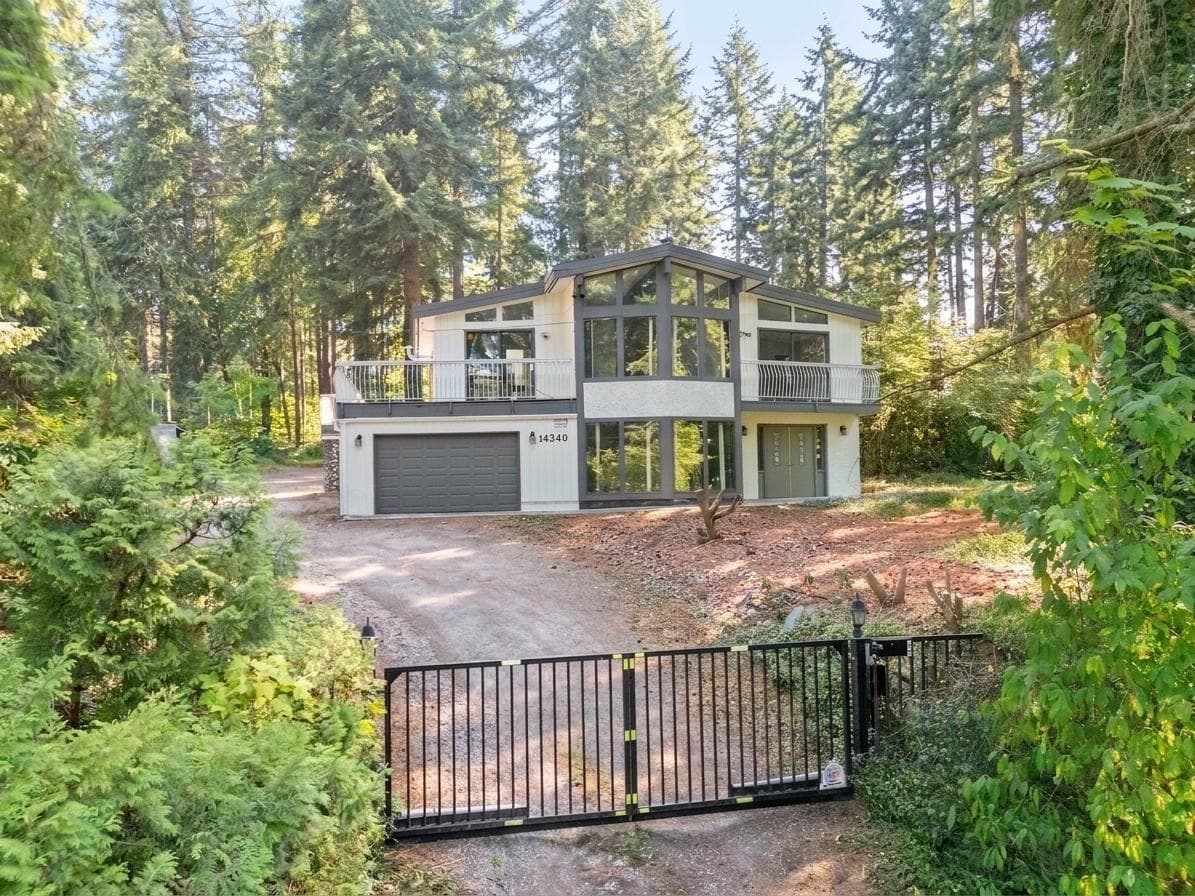 14340 28th Avenue, Surrey, V4P 2H1 — photo 1