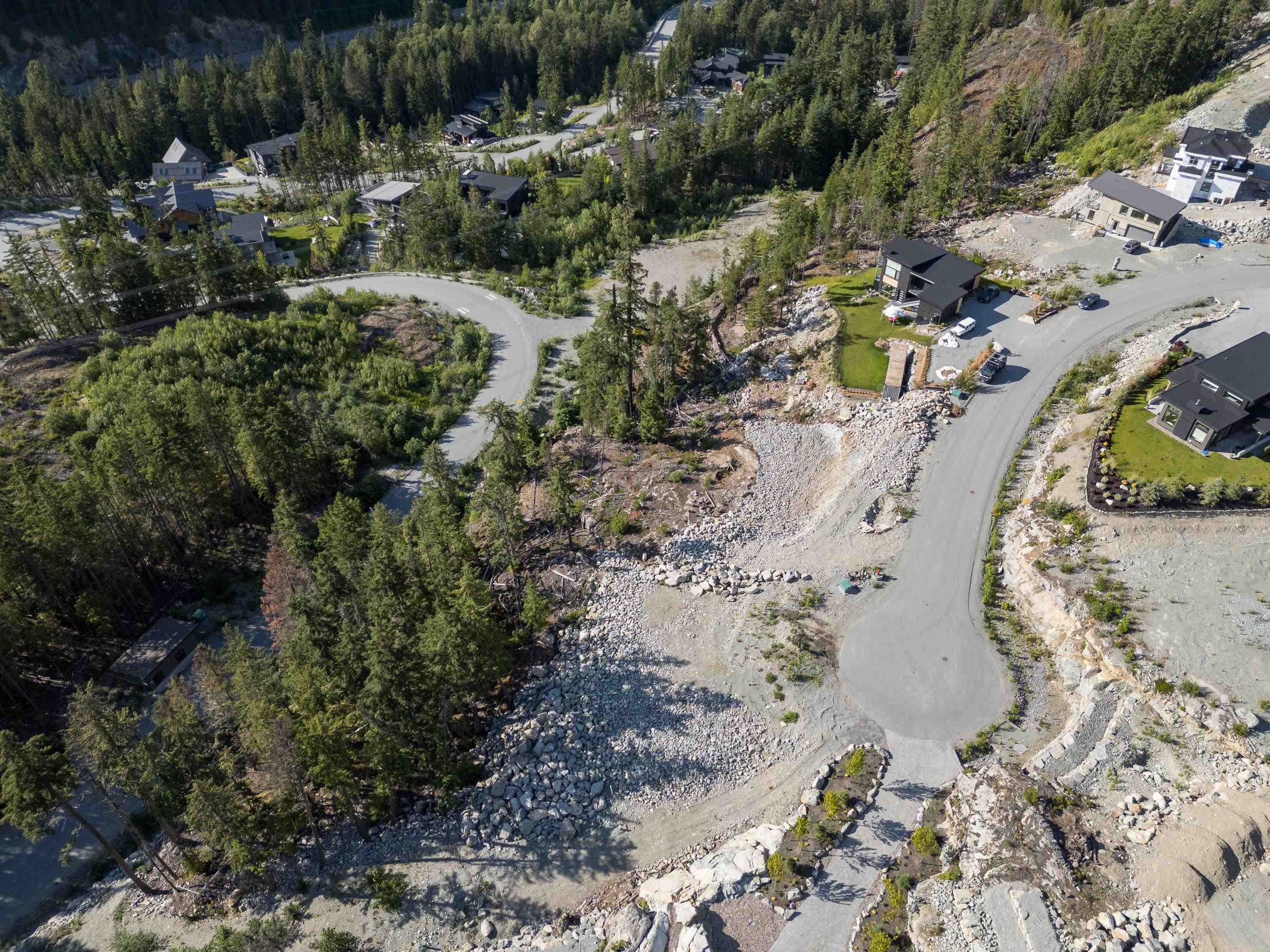 9377 Flicker Way, Whistler, V8E 1M1 — photo 2