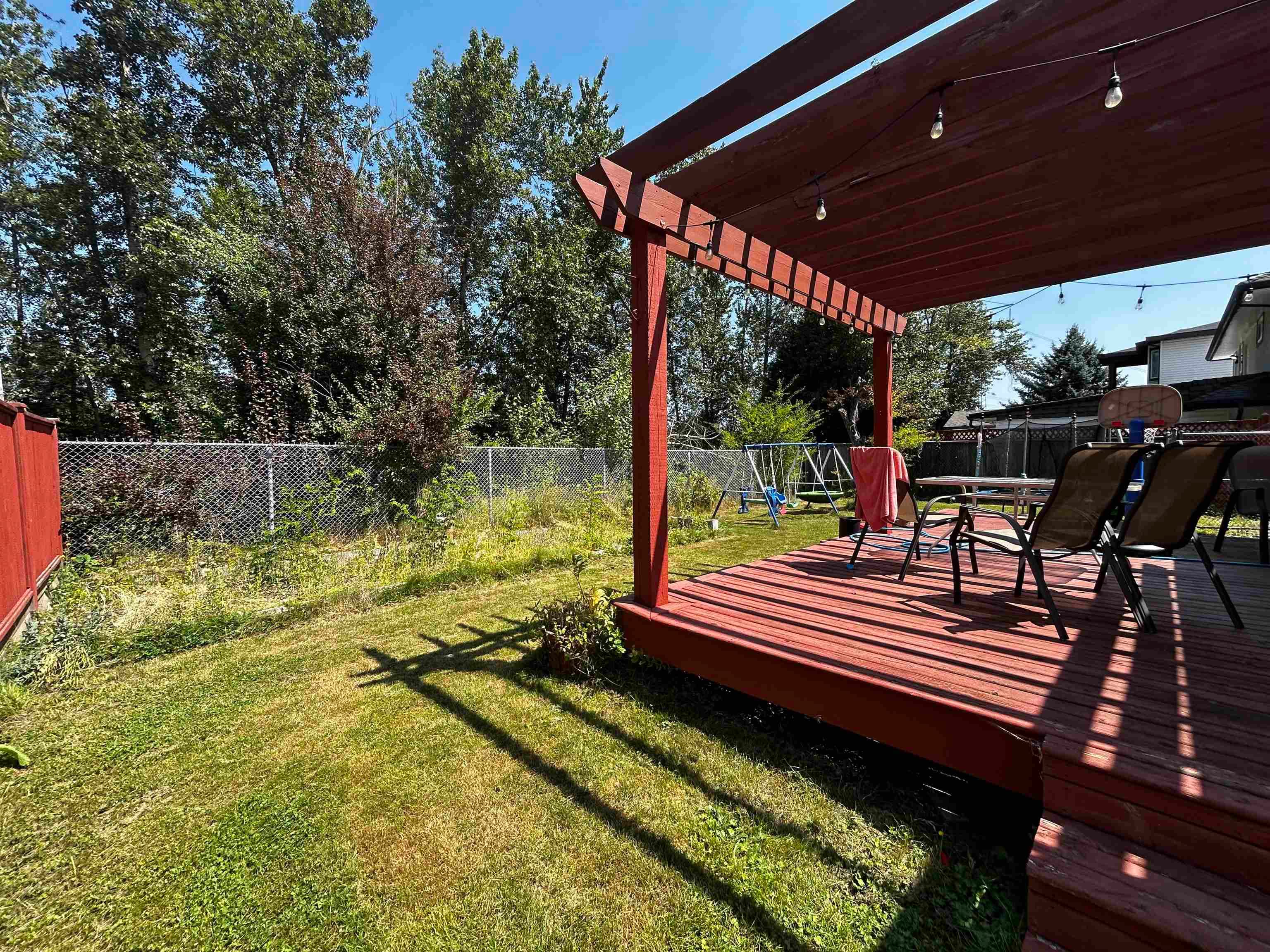 32275 Clinton Avenue, Abbotsford, V2T 5B3 — photo 2