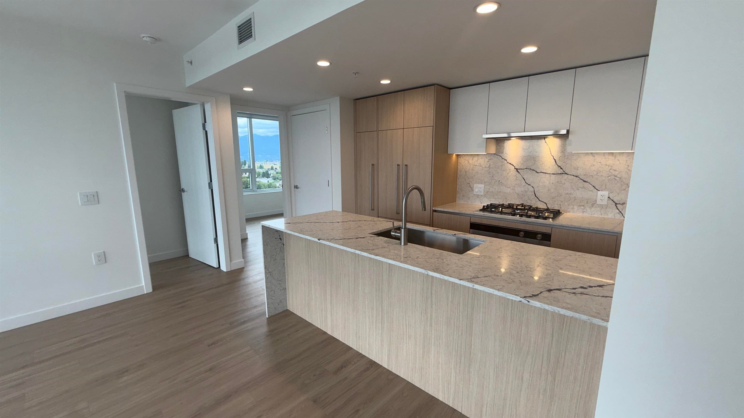3108 - 2135 Springer Avenue, Burnaby, V5B 0C1 — photo 4