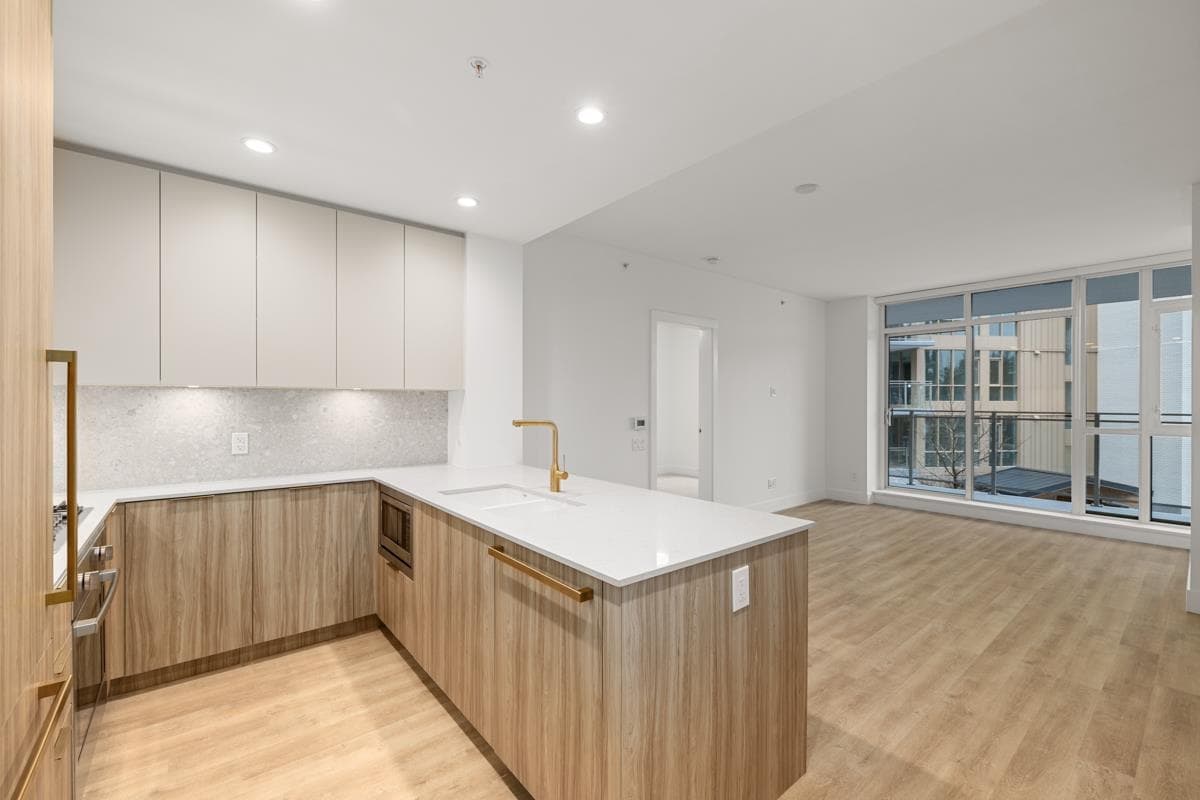 204 - 2325 Emery Court, North Vancouver, V7J 0E3 — photo 3