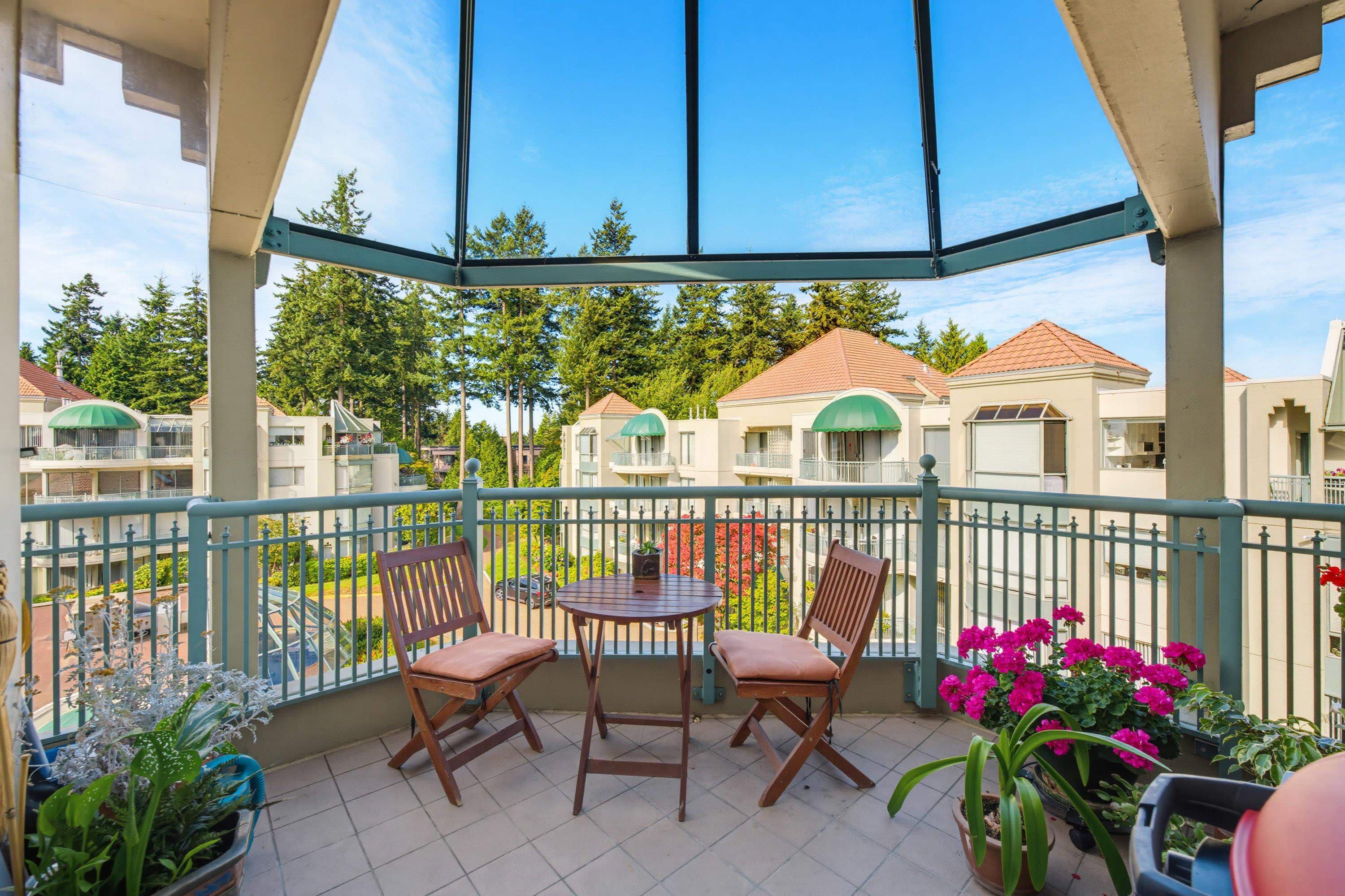 402 - 1765 Martin Drive, Surrey, V4A 9T6 — photo 1