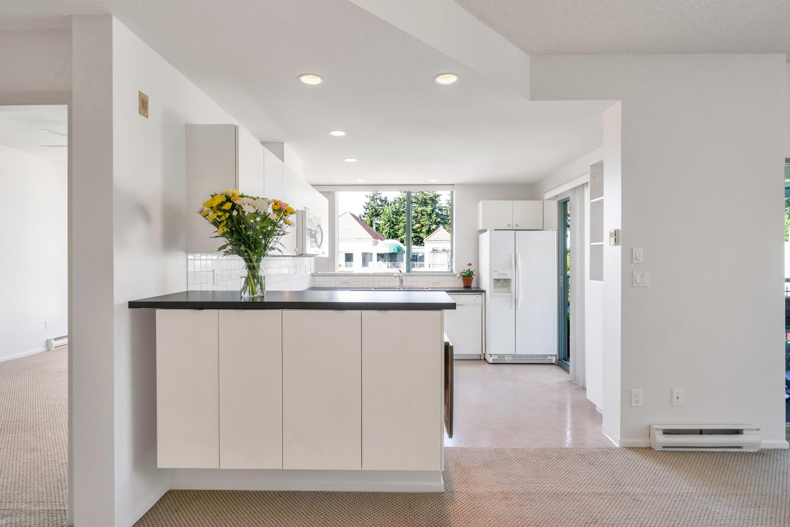 402 - 1765 Martin Drive, Surrey, V4A 9T6 — photo 5