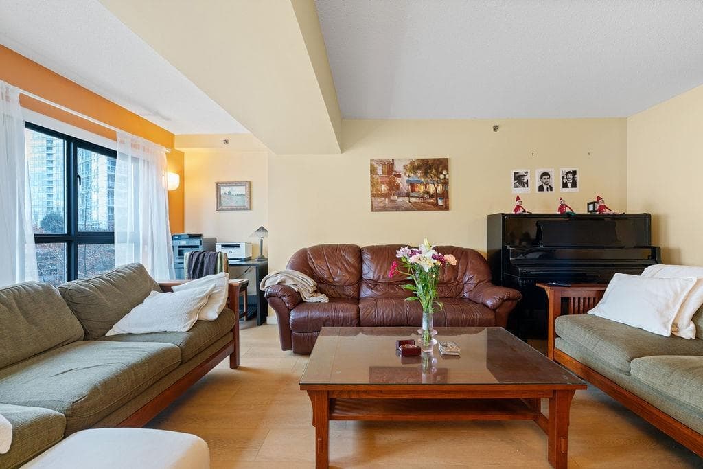 404 - 238 Alvin Narod Mews, Vancouver, V6B 5Z3 — photo 3