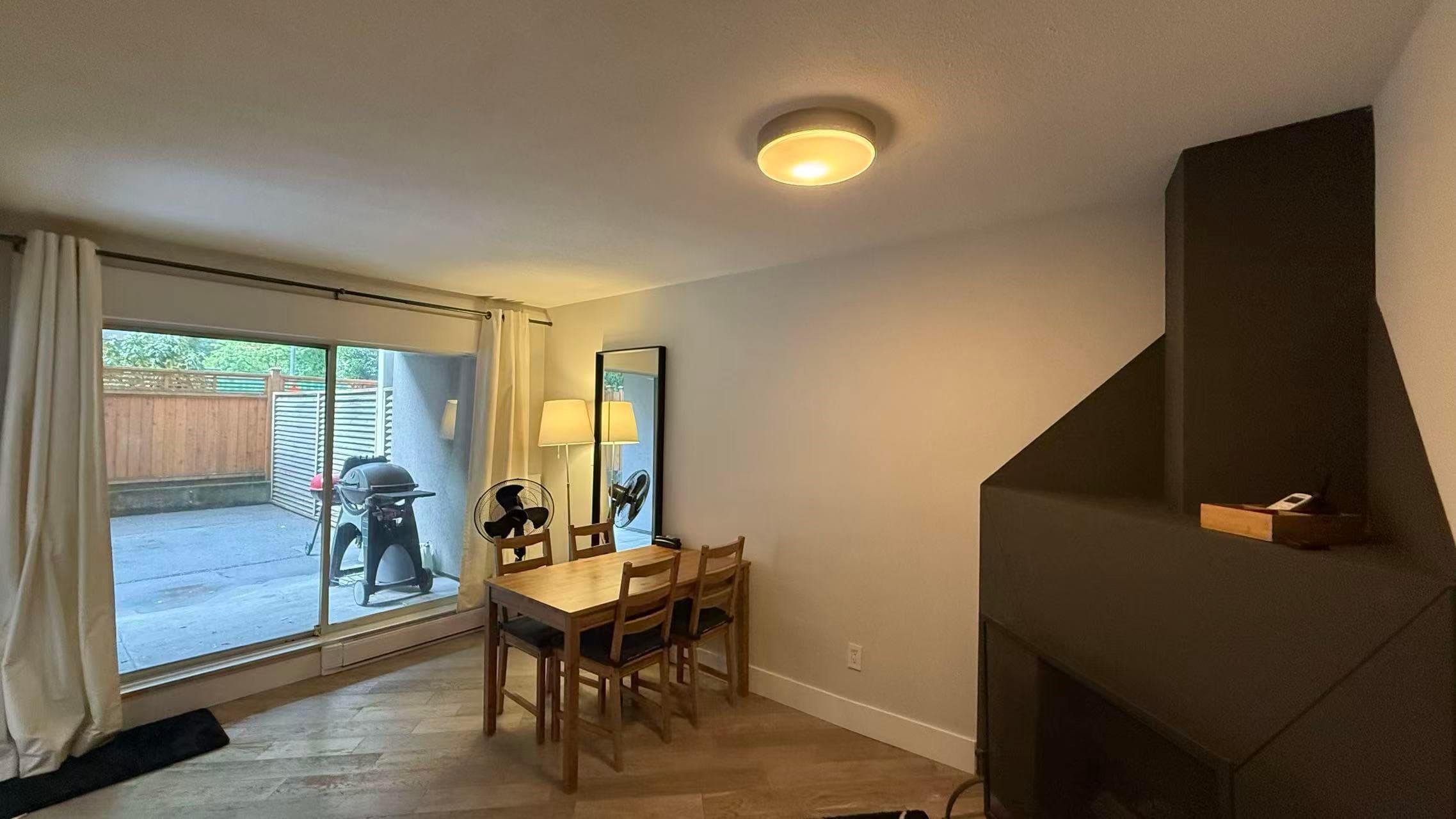 101 - 985 W 10th Avenue, Vancouver