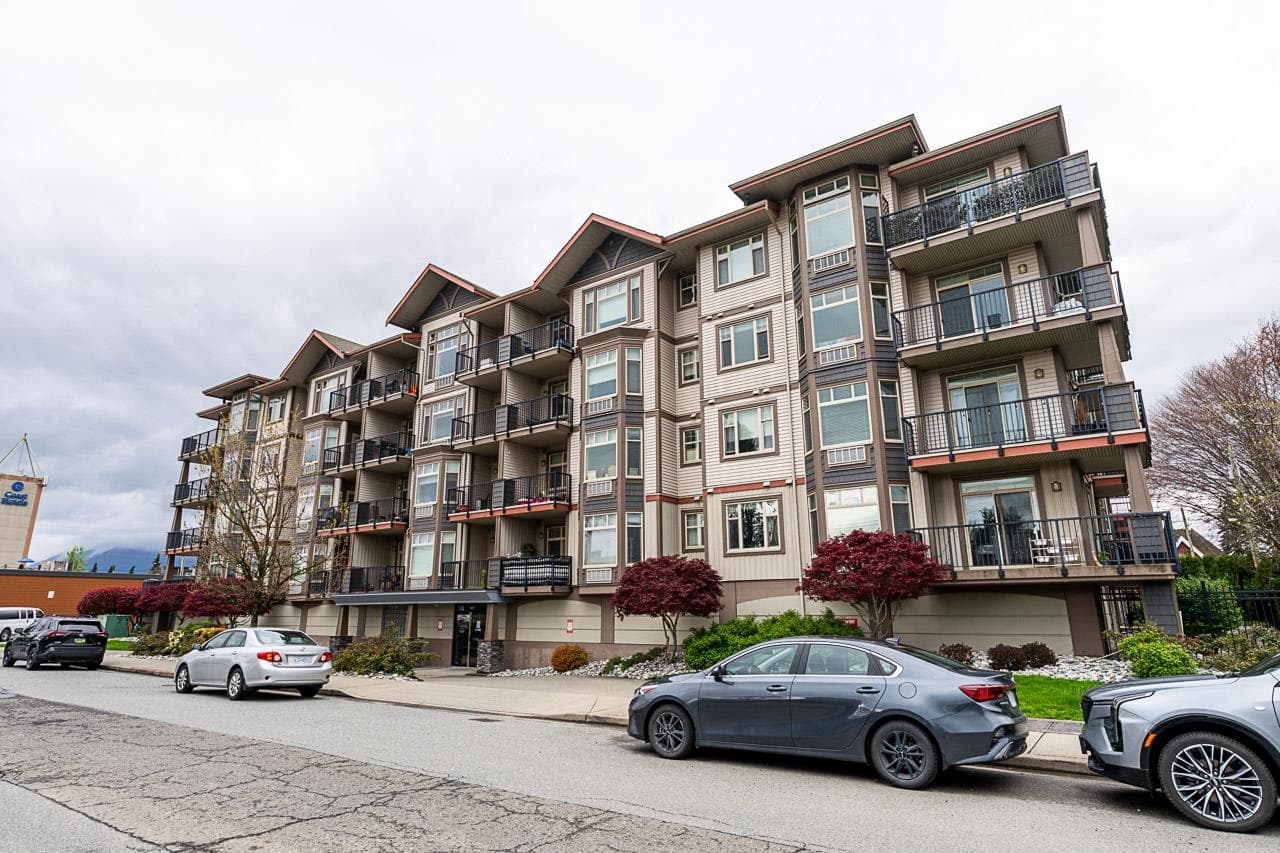 204 - 46021 Second Avenue, Chilliwack, V2P 1S6 — photo 1