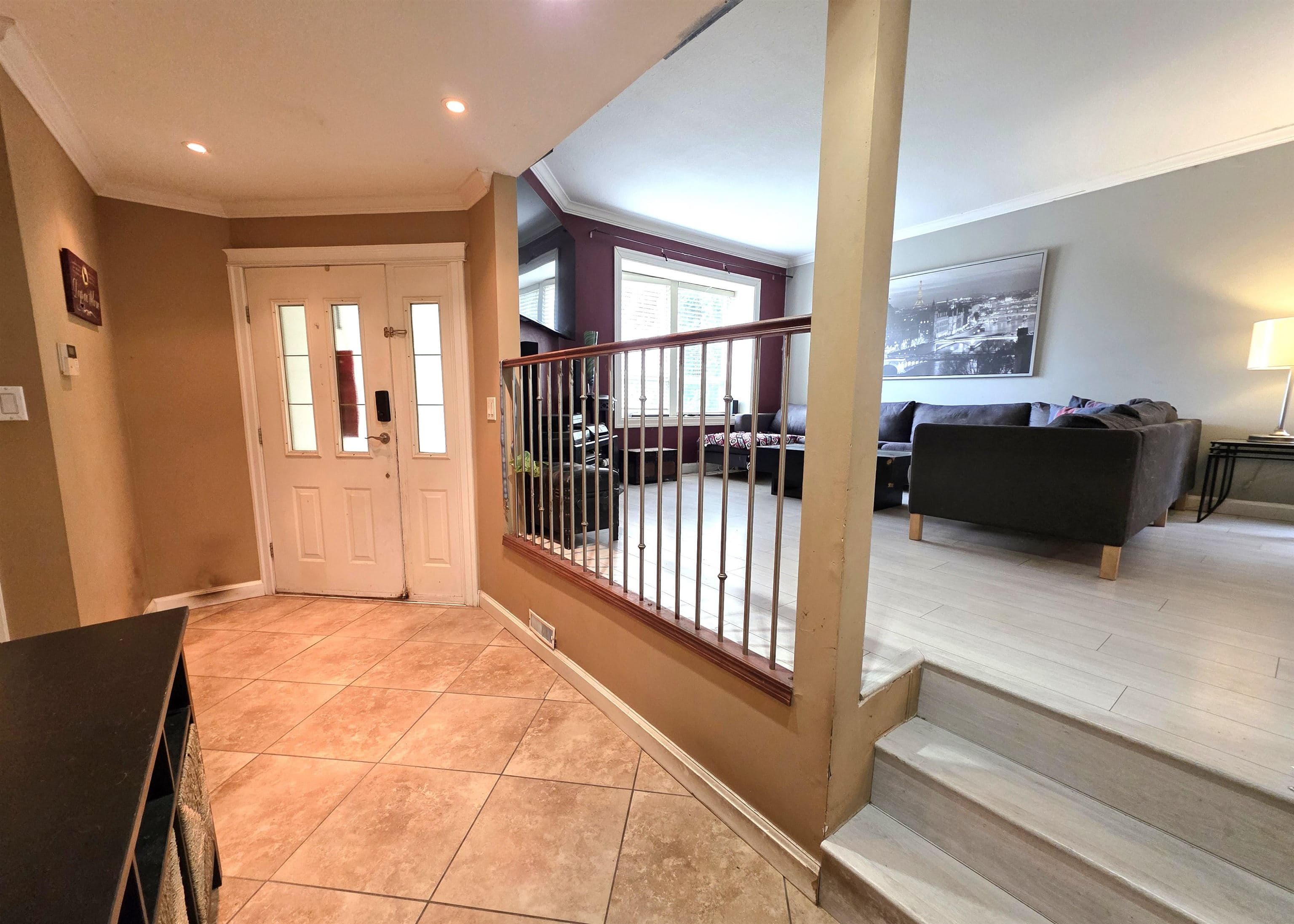 12033 206b Street, Maple Ridge, V2X 9T8 — photo 2