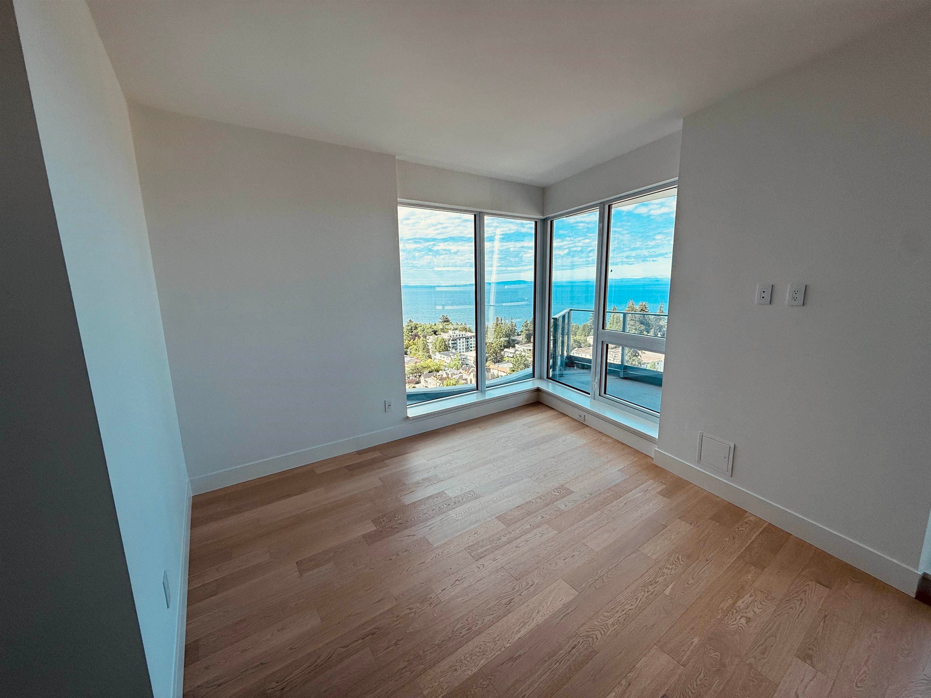 14th floor - 1493 Martin Street, White Rock, V4B 0C4 — photo 3