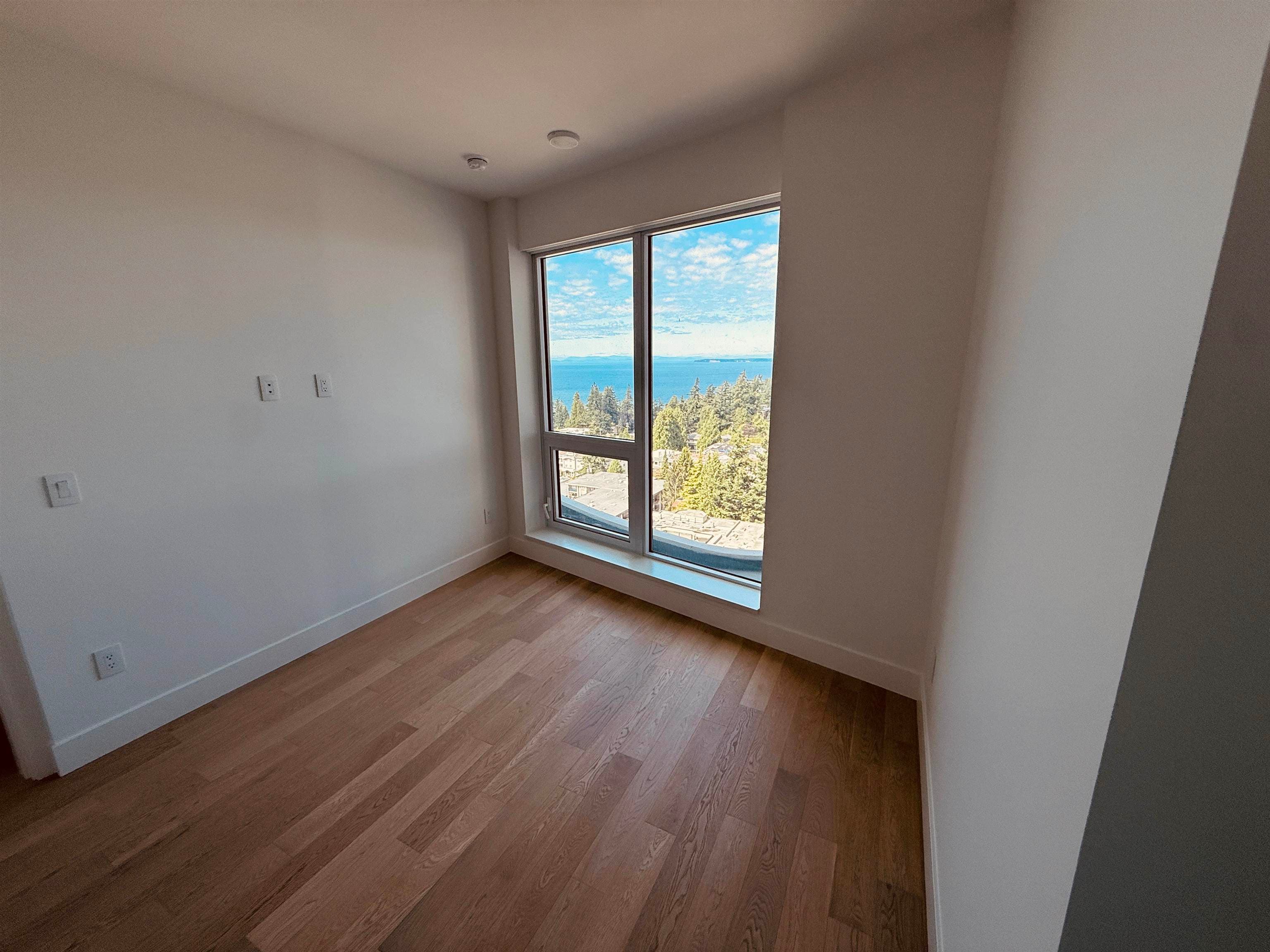 14th floor - 1493 Martin Street, White Rock, V4B 0C4 — photo 5