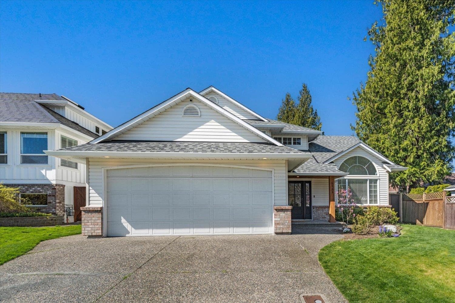 5785 Canterbury Drive, Chilliwack, V2R 3B9 — photo 2
