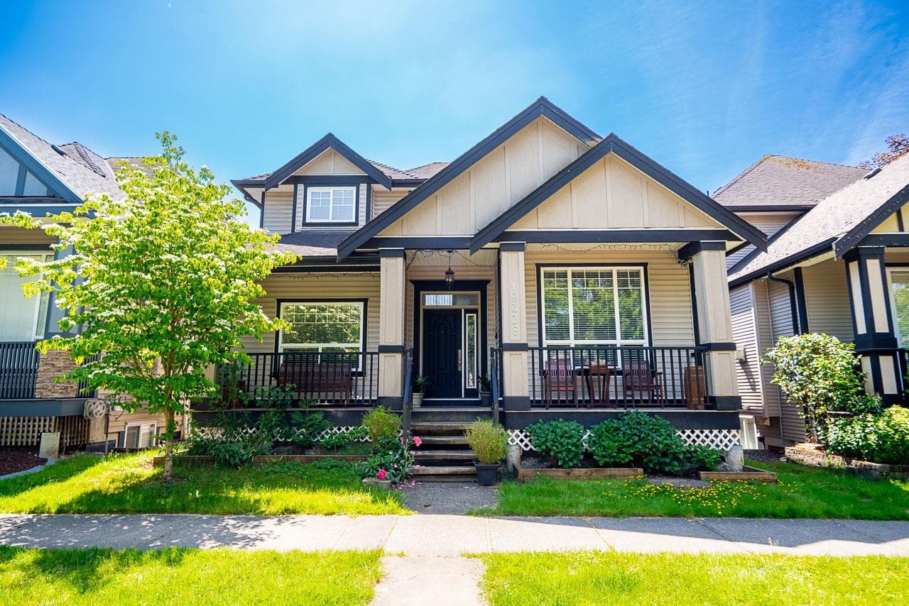19338 72a Avenue, Surrey, V4N 5X9 — photo 1