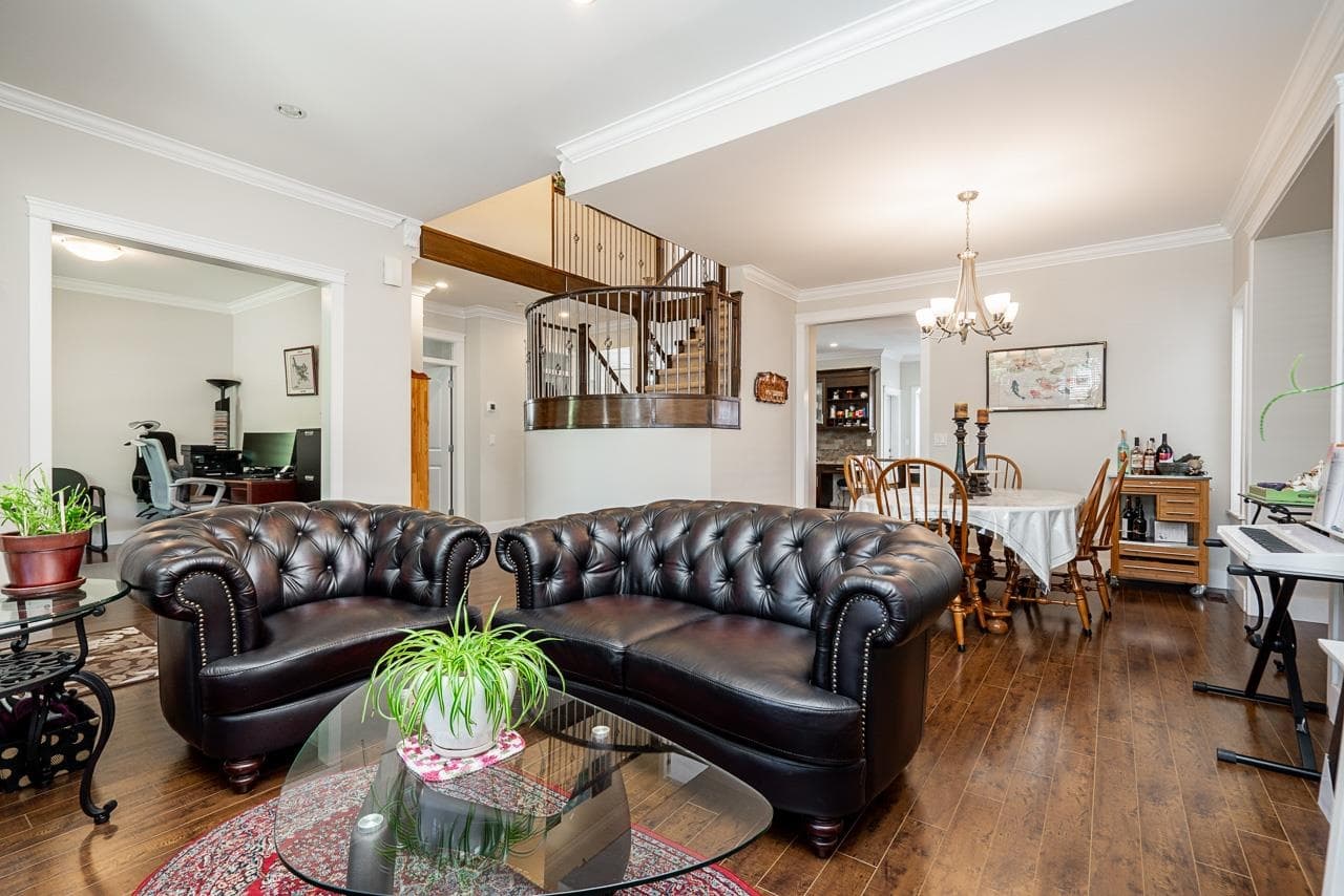 19338 72a Avenue, Surrey, V4N 5X9 — photo 5