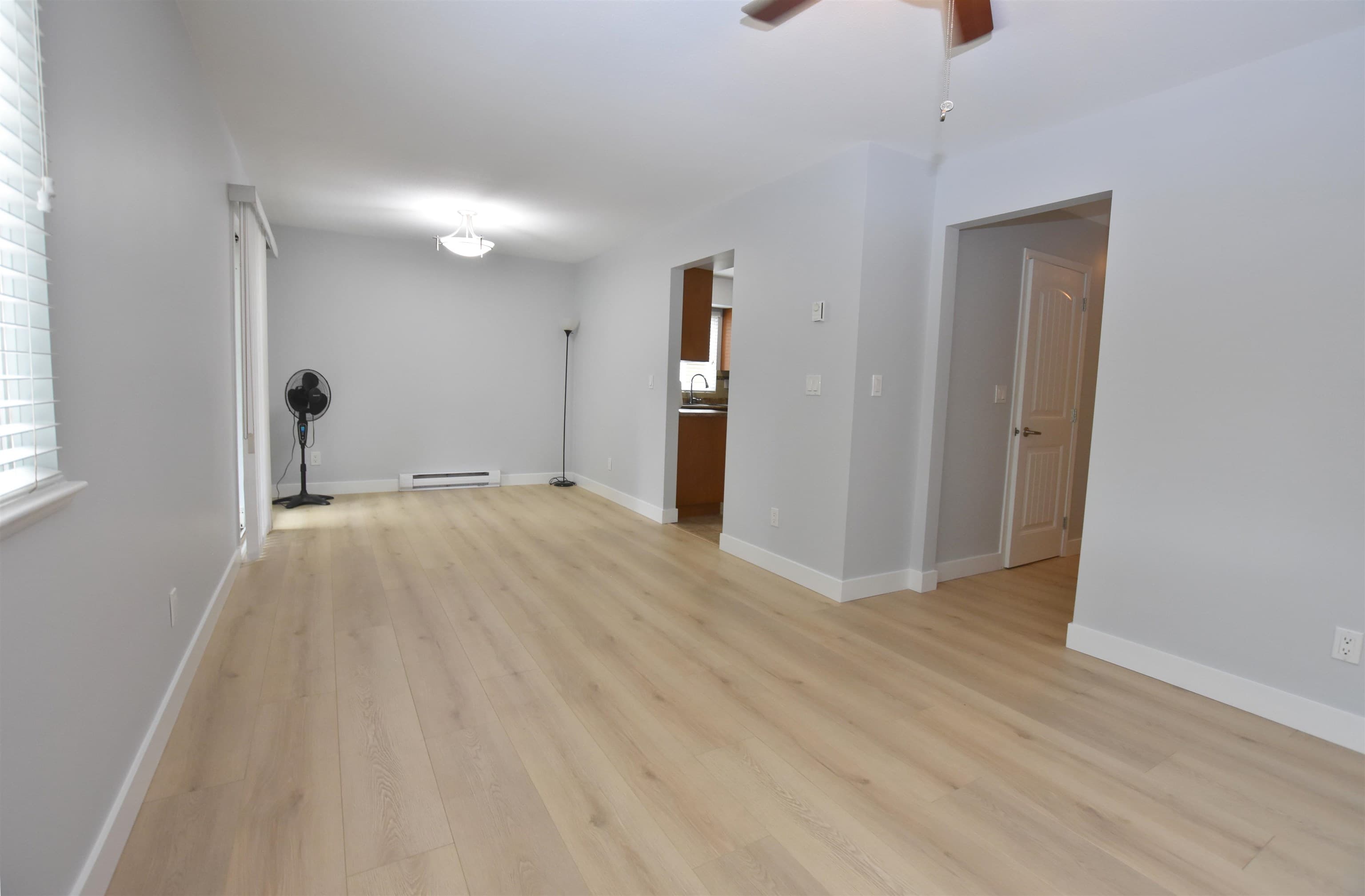 15402 96a Avenue, Surrey, V3R 7H2 — photo 4