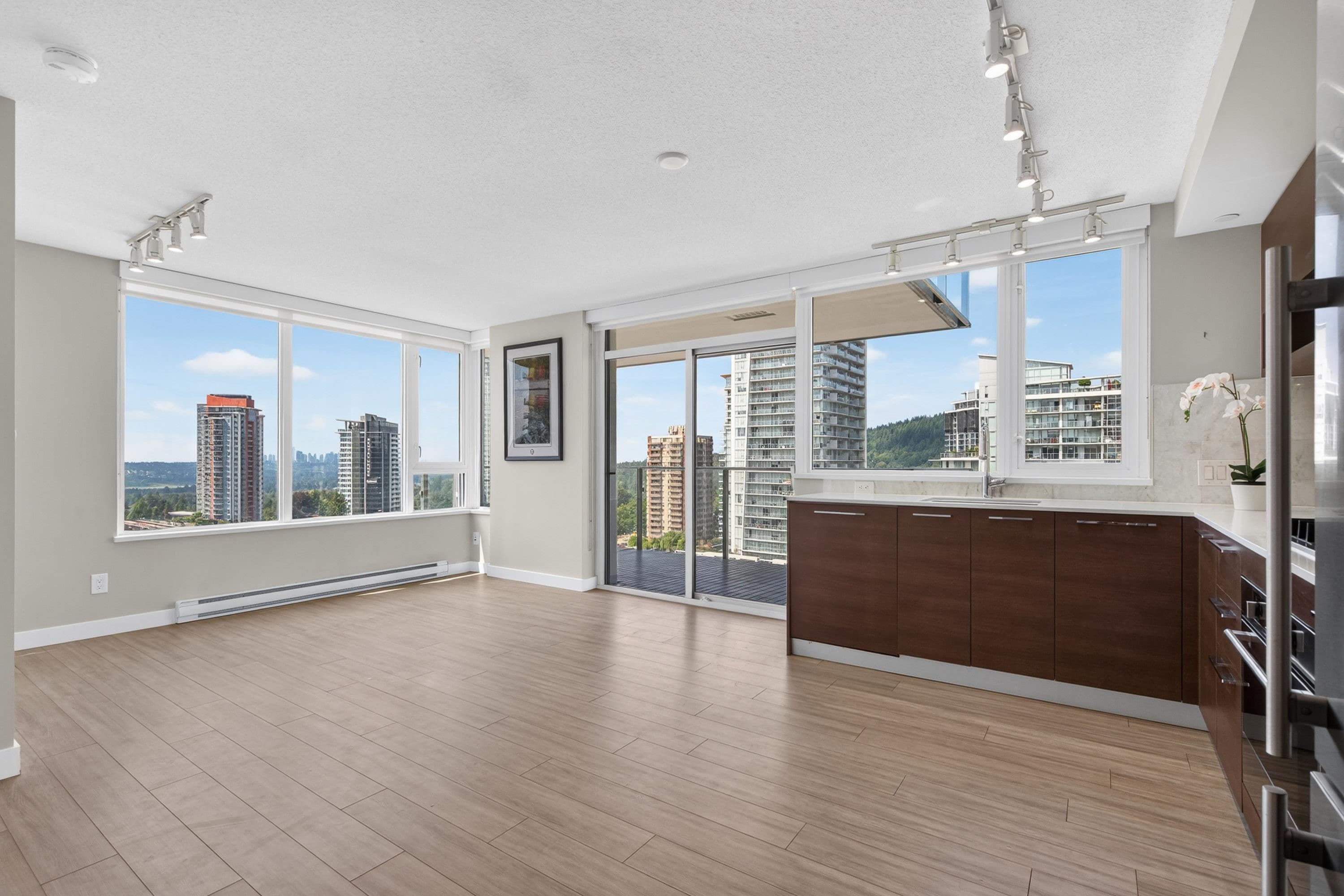 1402 - 570 Emerson Street, Coquitlam, V3J 0G4 — photo 3