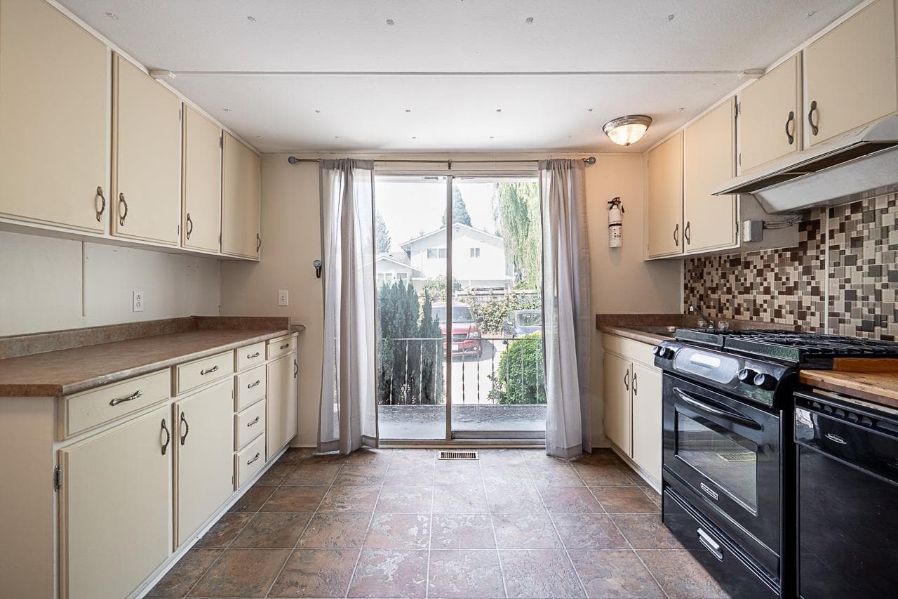 72 - 21163 Lougheed Highway, Maple Ridge, V2X 2R4 — photo 5