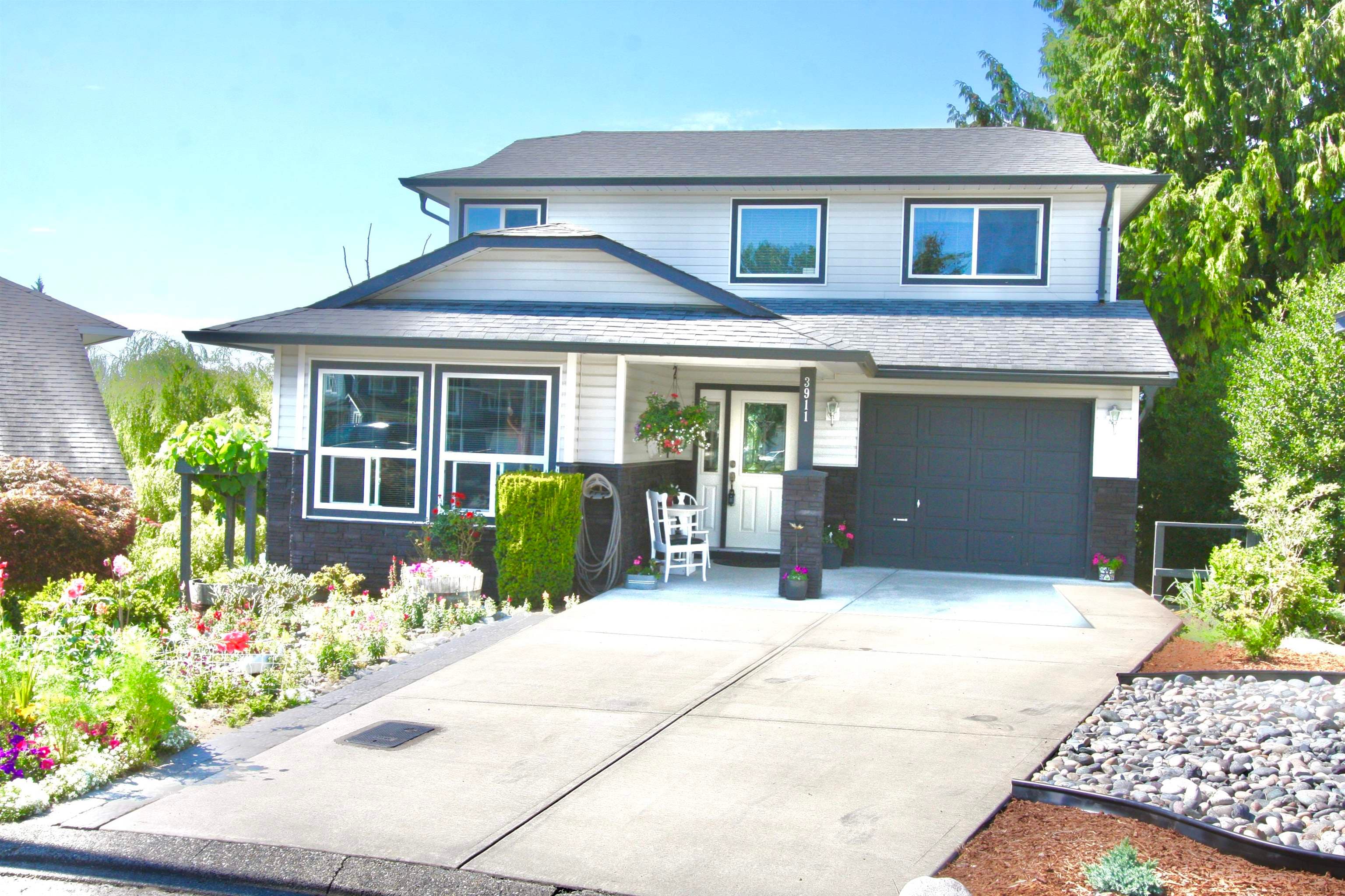 3911 Waterton Crescent, Abbotsford, V3G 1J9 — photo 1