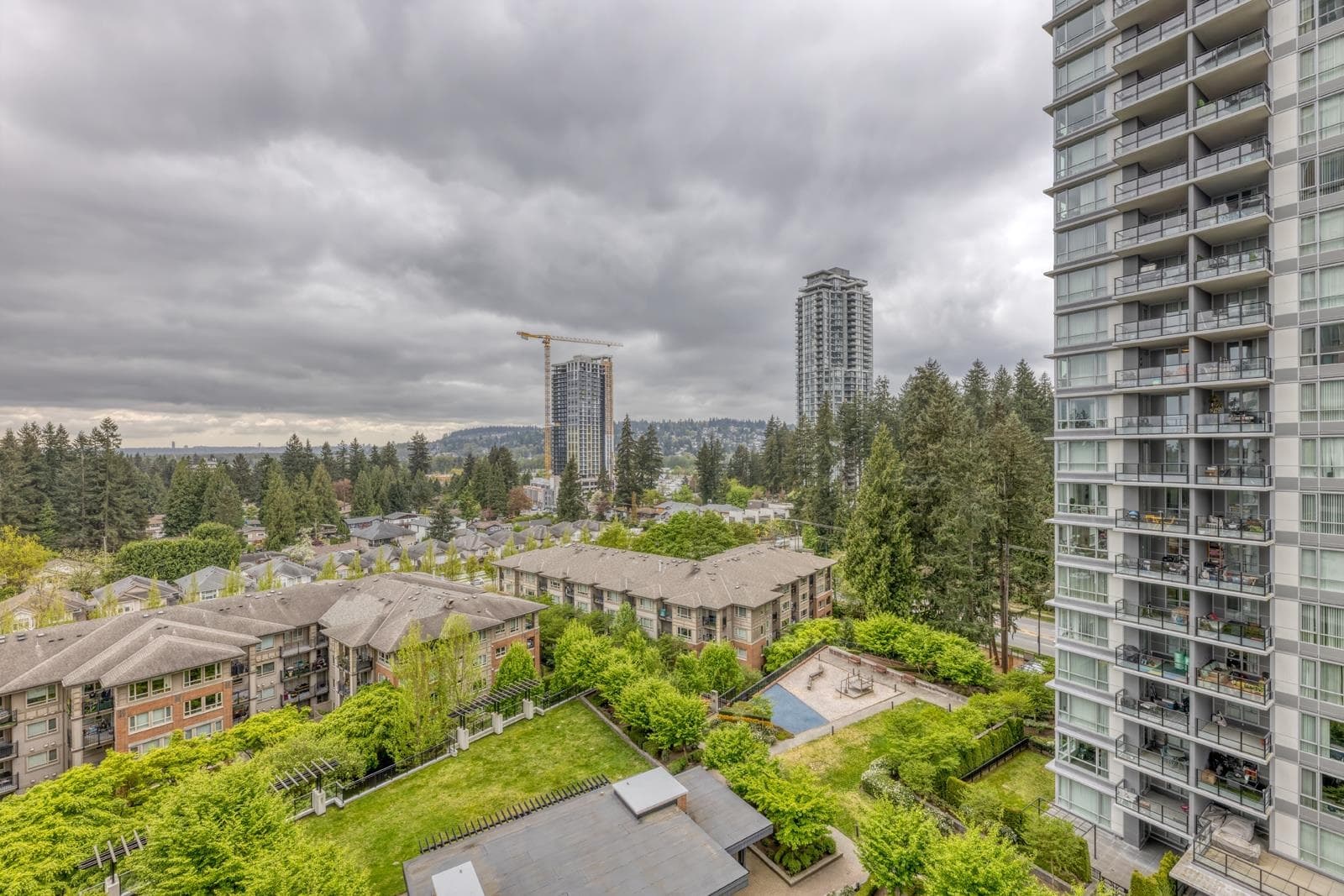 1004 - 3100 Windsor Gate, Coquitlam, V3B 0P3 — photo 1