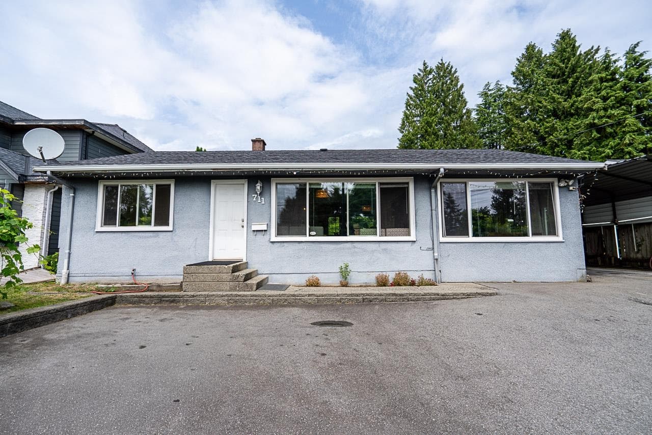 711 Alderson Avenue, Coquitlam, V3K 1T7 — photo 2