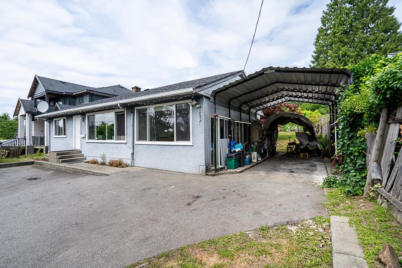 711 Alderson Avenue, Coquitlam, V3K 1T7 — photo 3