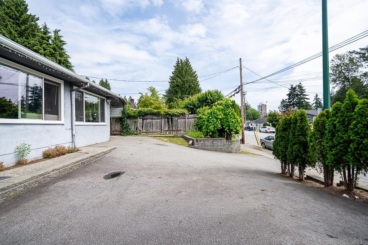 711 Alderson Avenue, Coquitlam, V3K 1T7 — photo 4