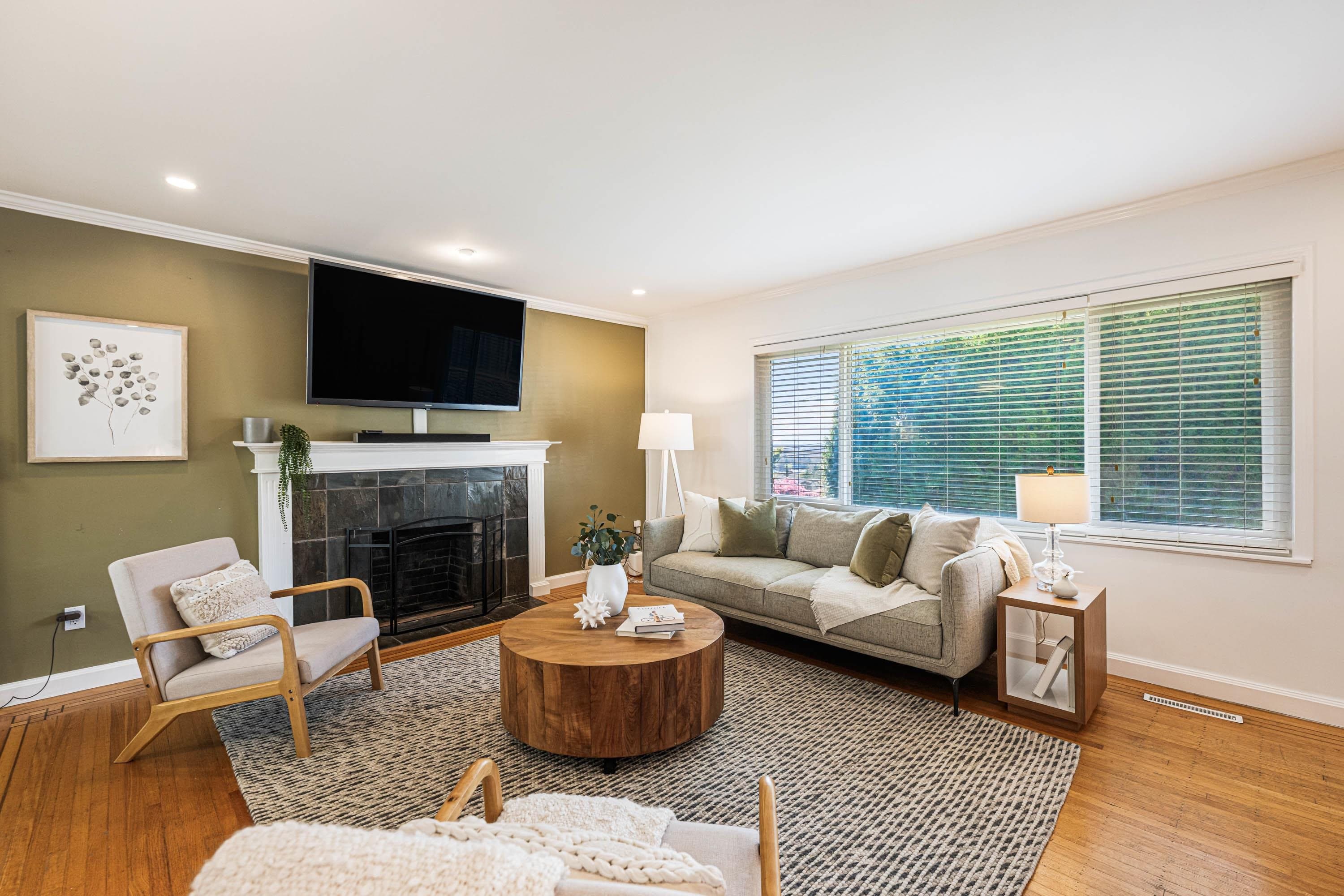 8326 Royal Oak Avenue, Burnaby, V5J 4L2 — photo 5