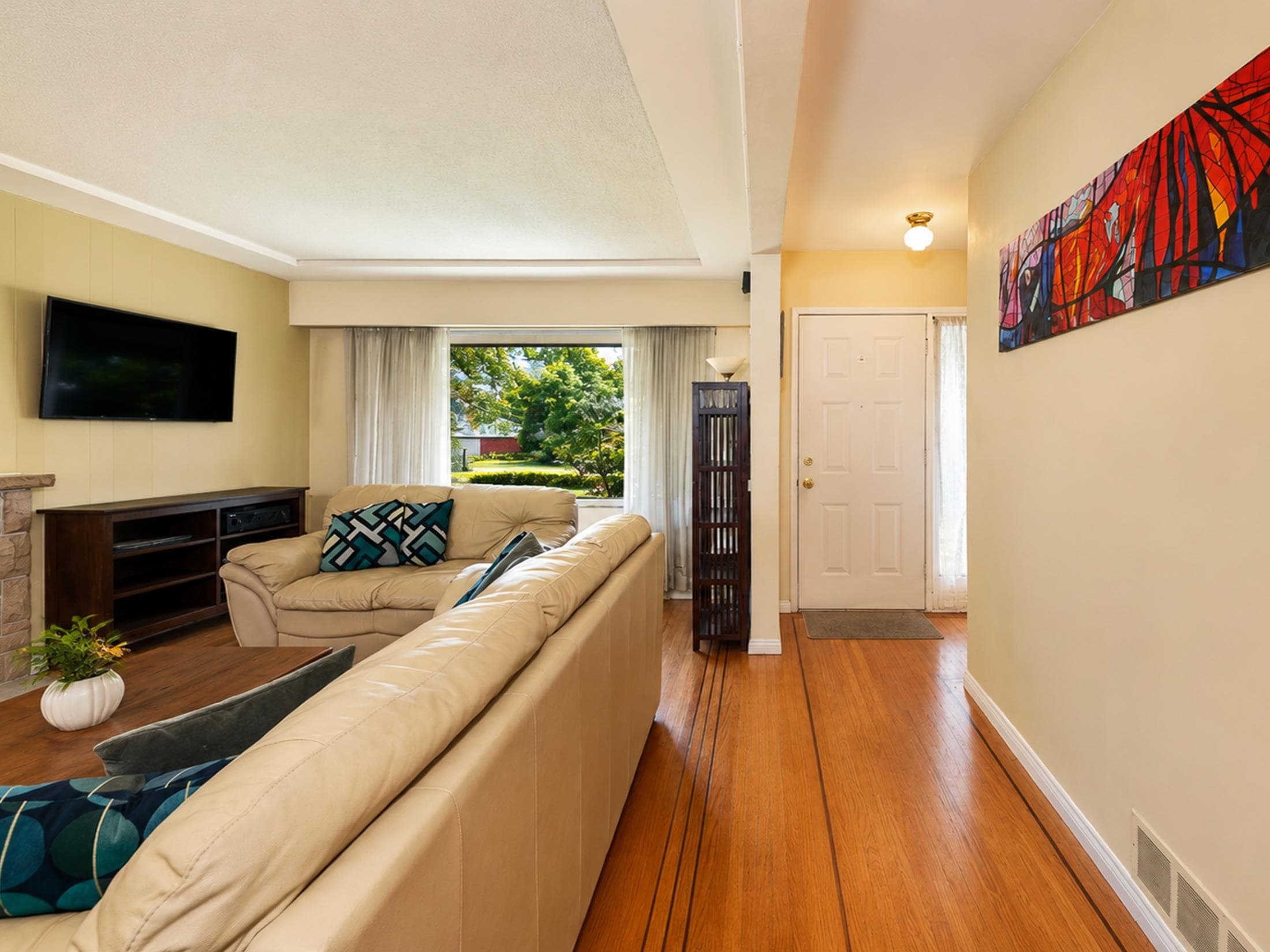 8259 10th Avenue, Burnaby, V3N 2S6 — photo 4