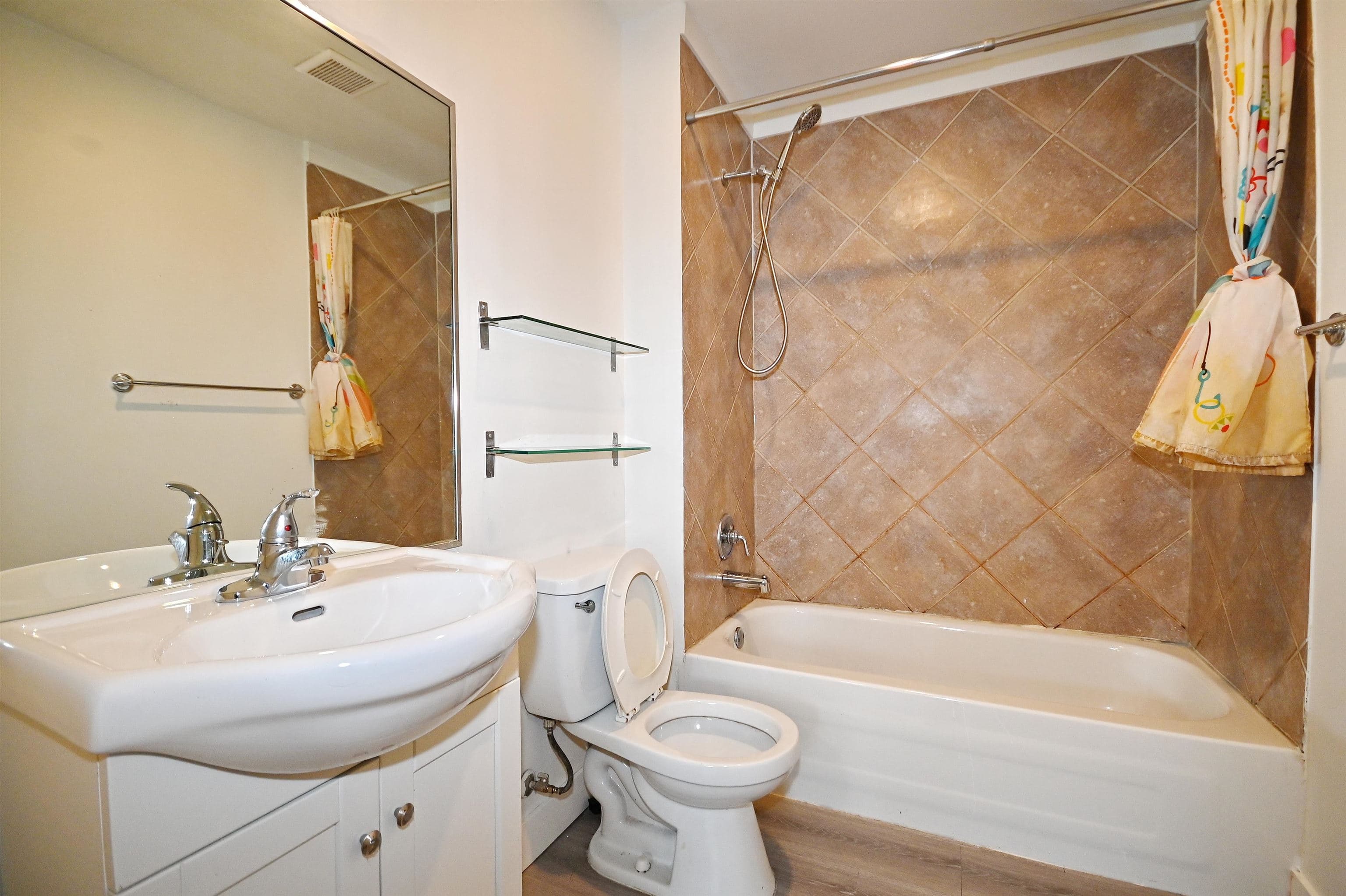 7531 Gilbert Road, Richmond, V7C 3W6 — photo 4