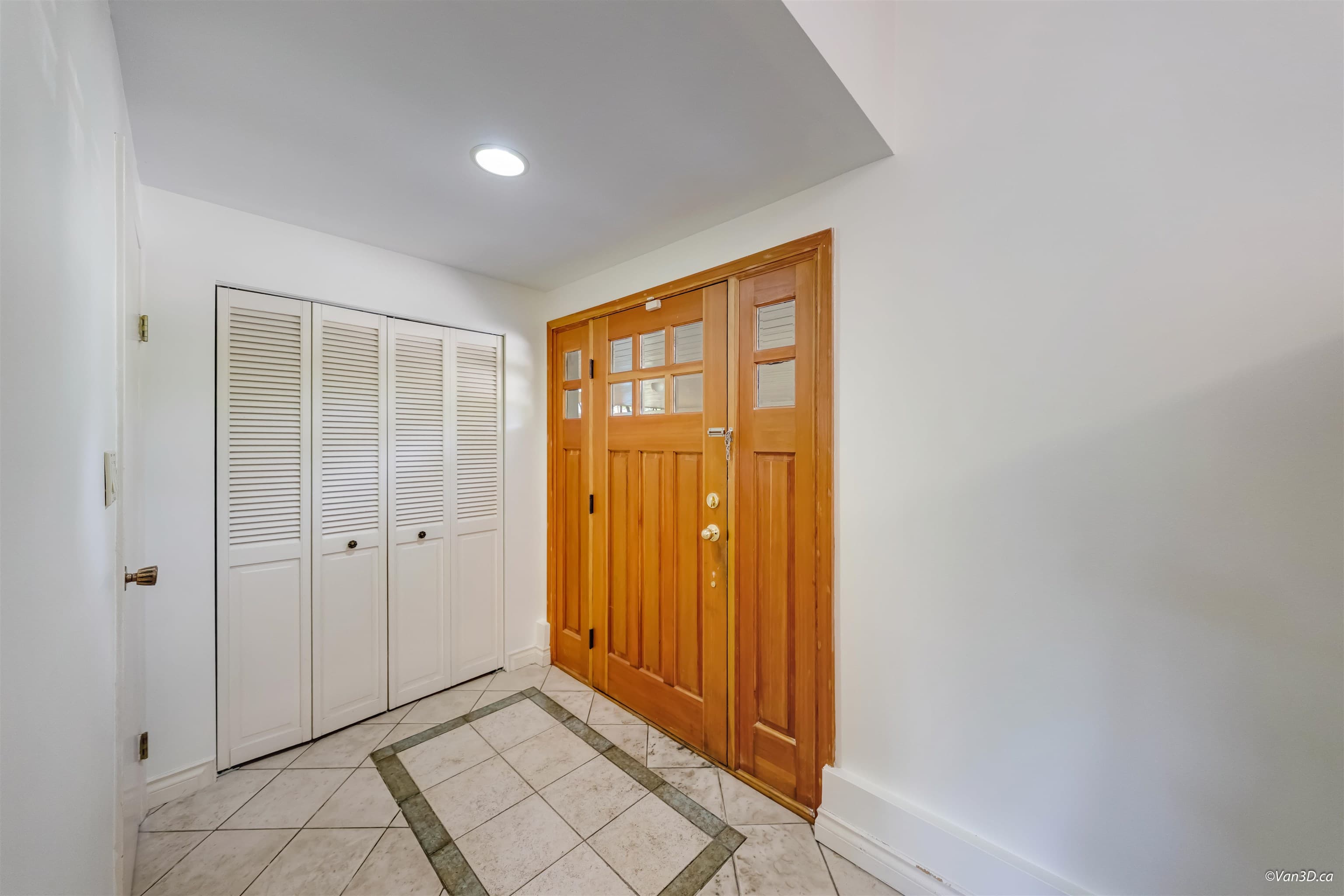 5680 Plover Court, Richmond, V7E 4K2 — photo 4