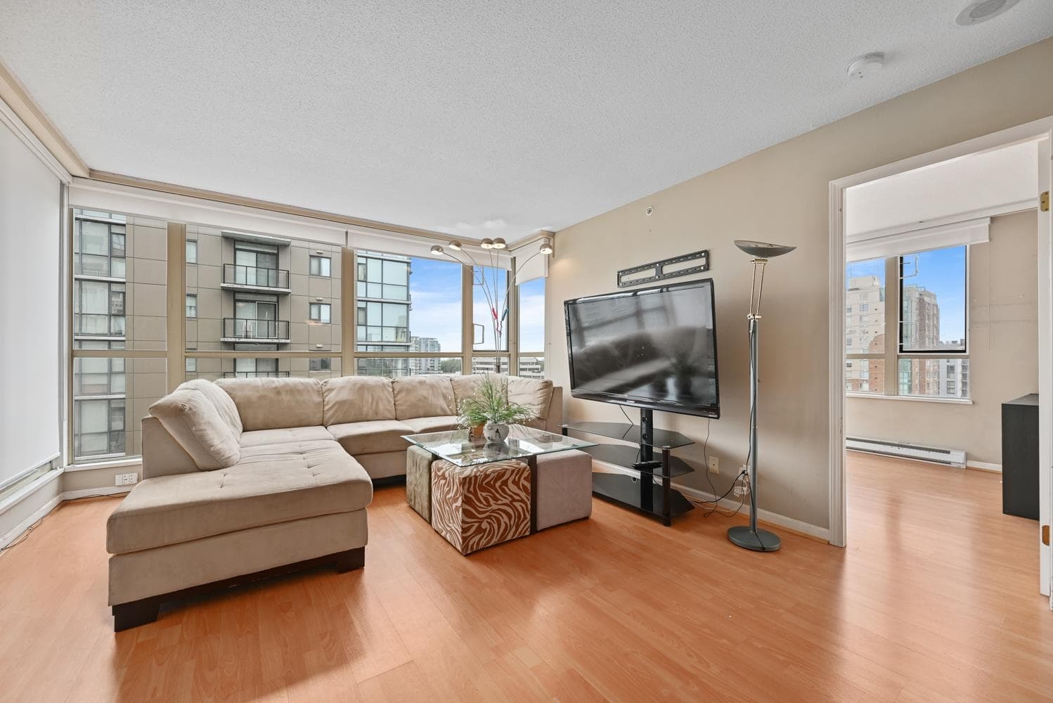 90X - 6191 Buswell Street, Richmond