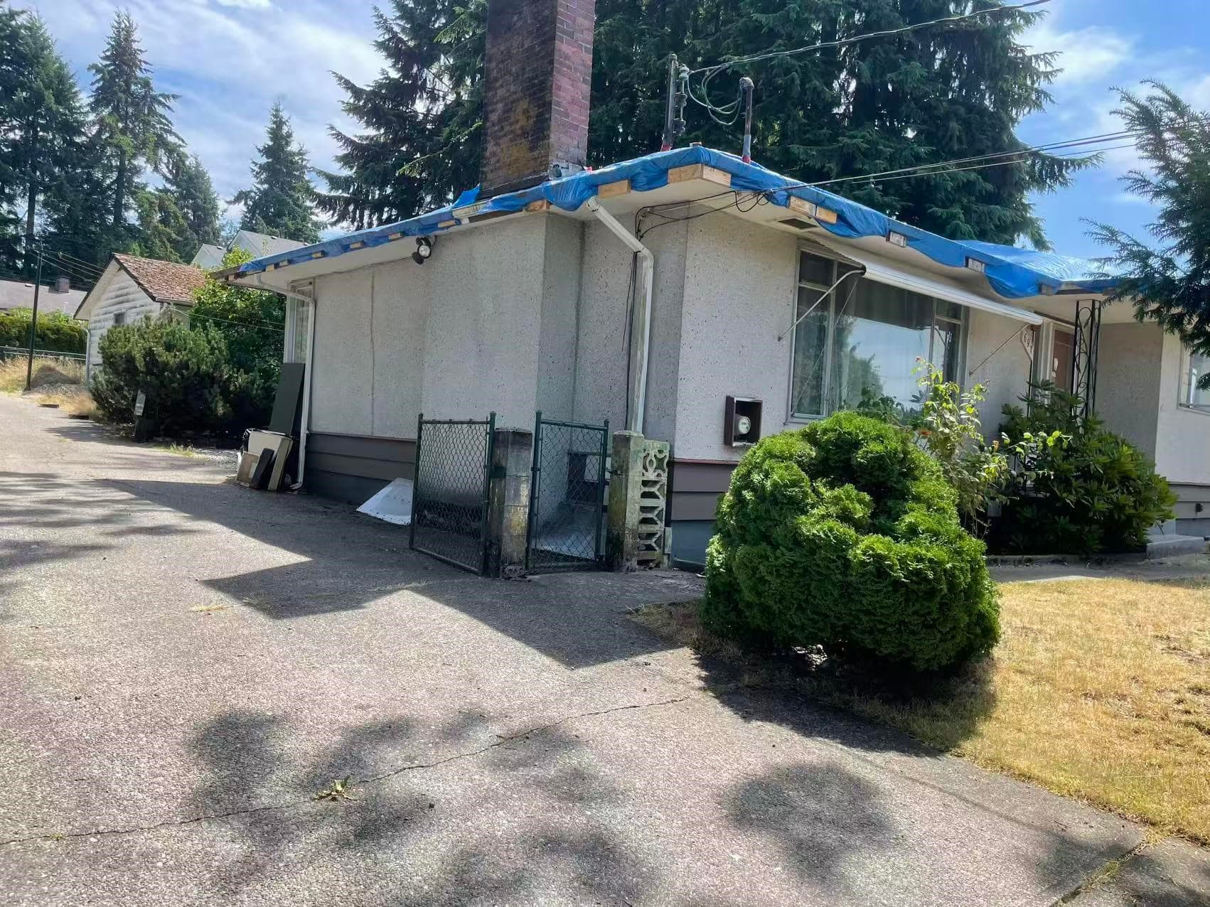 697 Fairview Street, Coquitlam, V3J 4B3 — photo 2