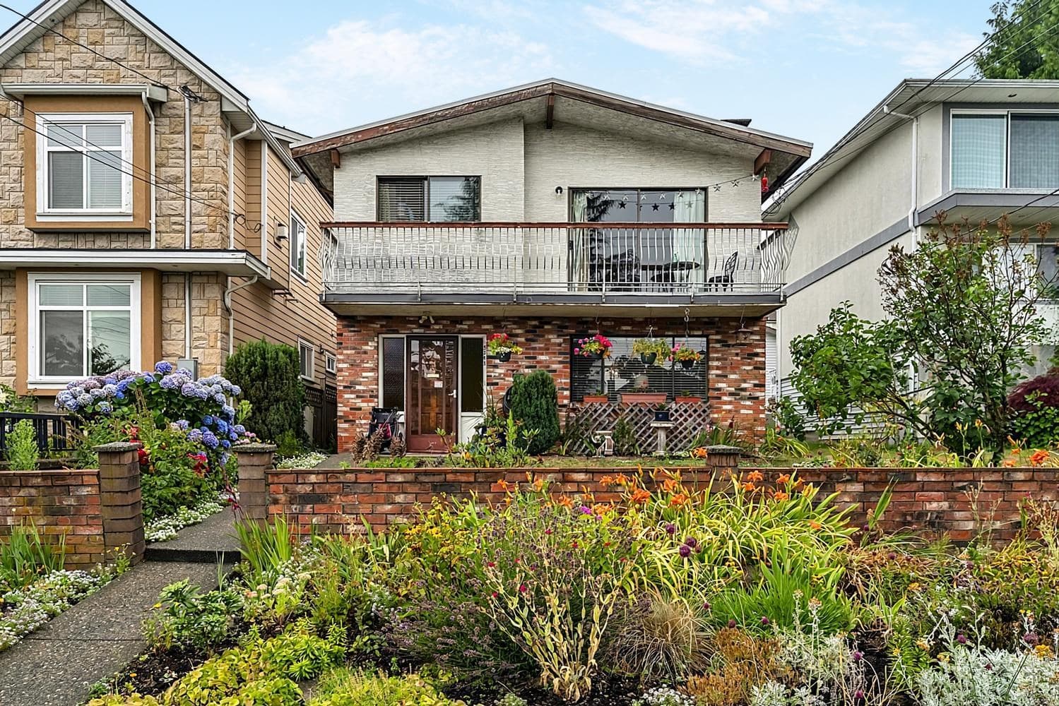 5343 Neville Street, Burnaby, V5J 2H6 — photo 1