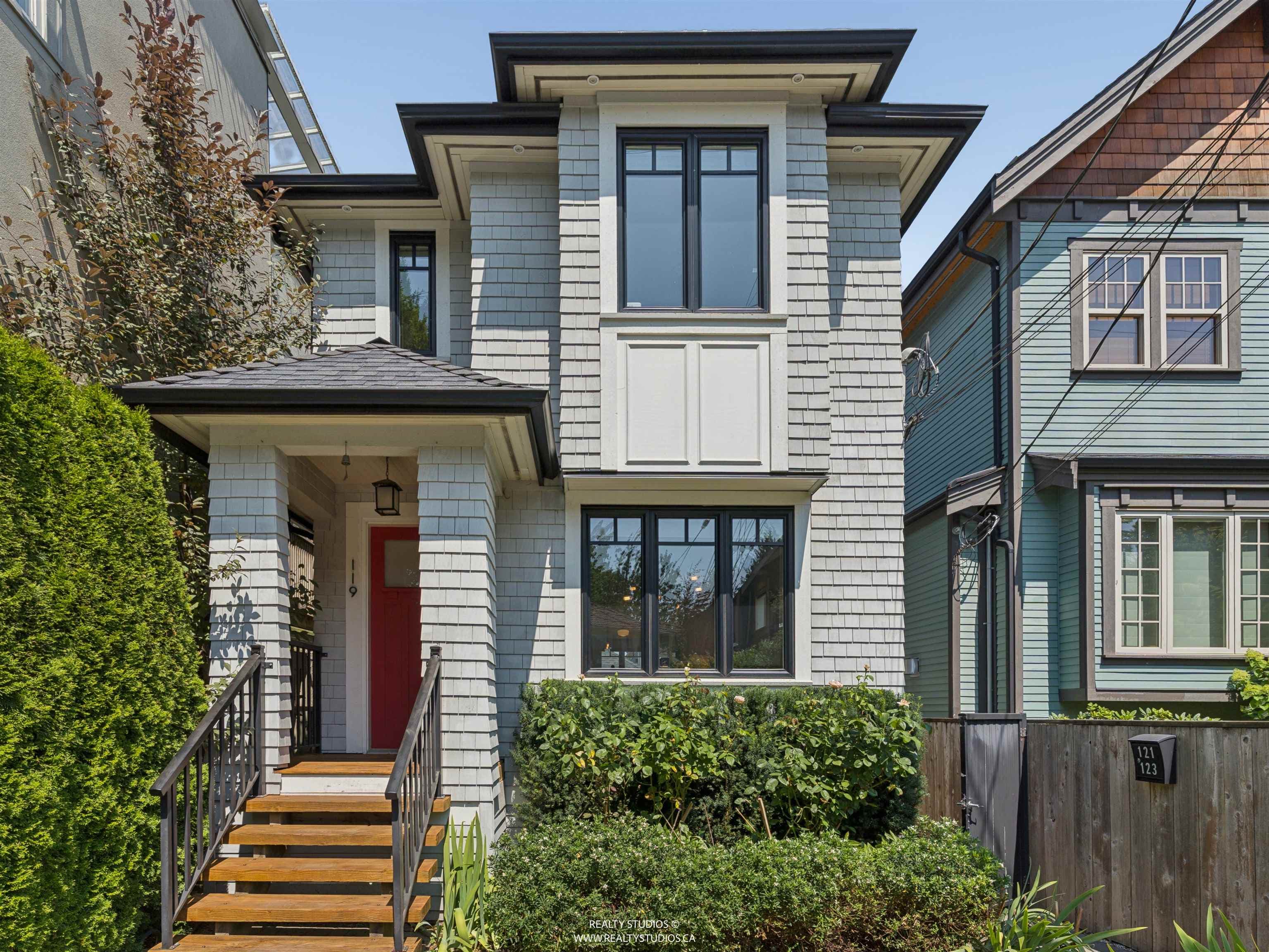 119 E 27th Avenue, Vancouver, V5V 2K5 — photo 1