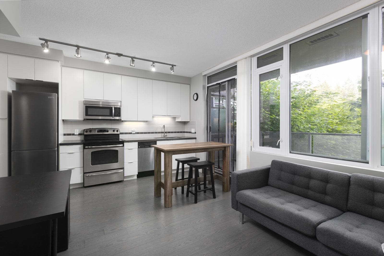 307 - 9025 Highland Court, Burnaby, V5A 0A8 — photo 3