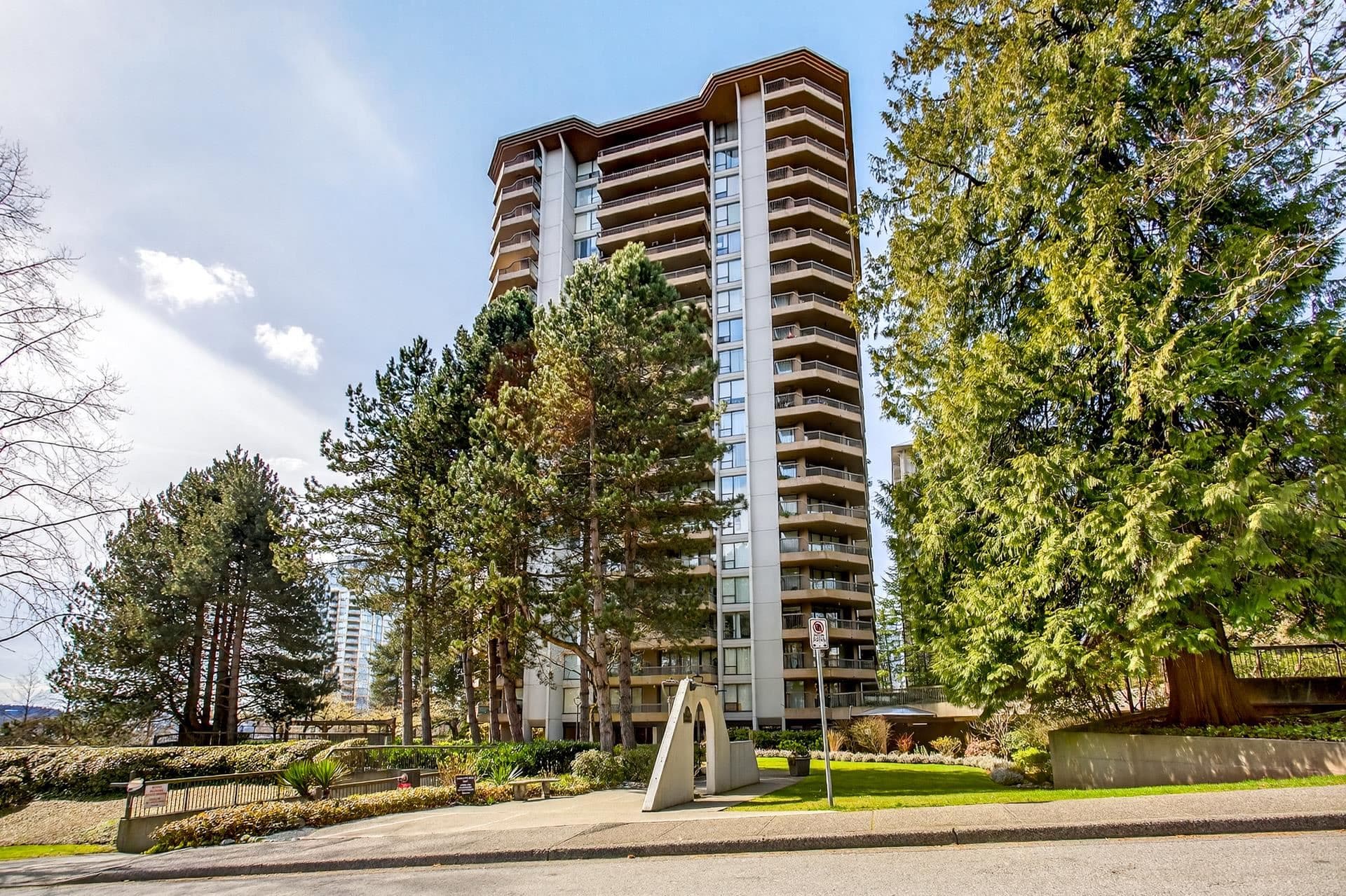 1608 - 2041 Bellwood Avenue, Burnaby, V5B 4V5 — photo 1